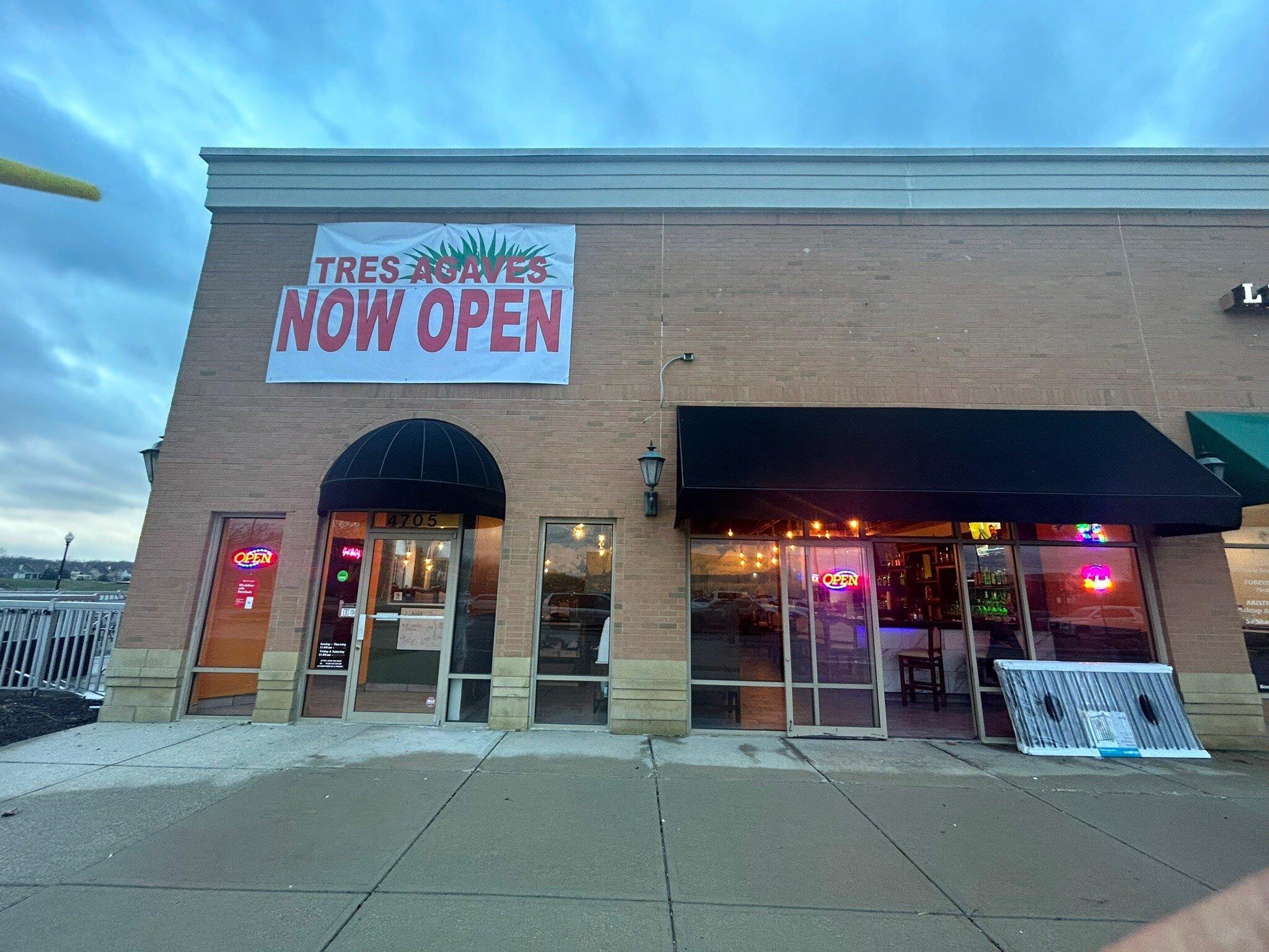 Mi Gusto Es Mexican Seafood & Sprots Bar