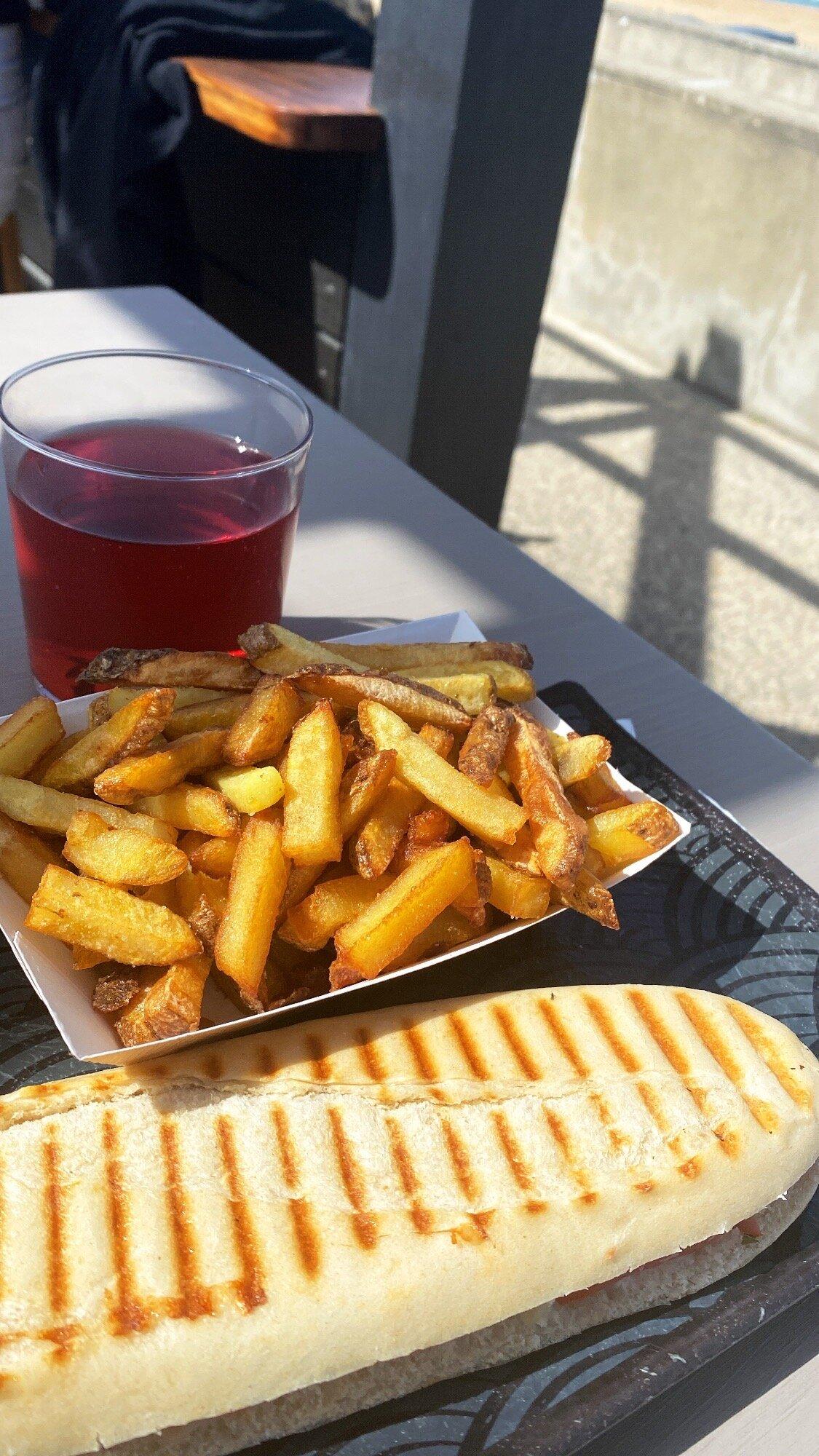 Photo by margotloustau