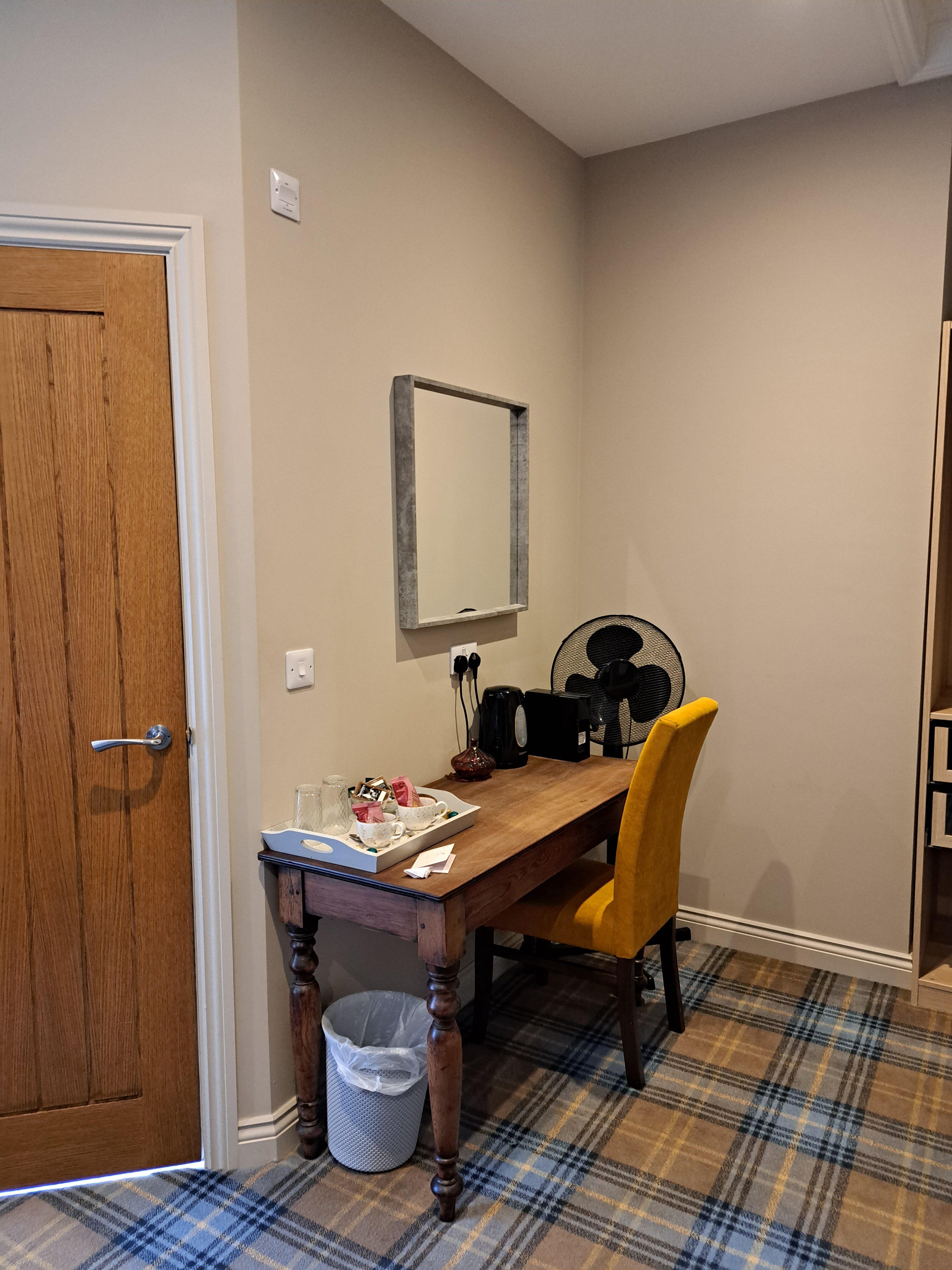 The Lounge Hotel and Bar