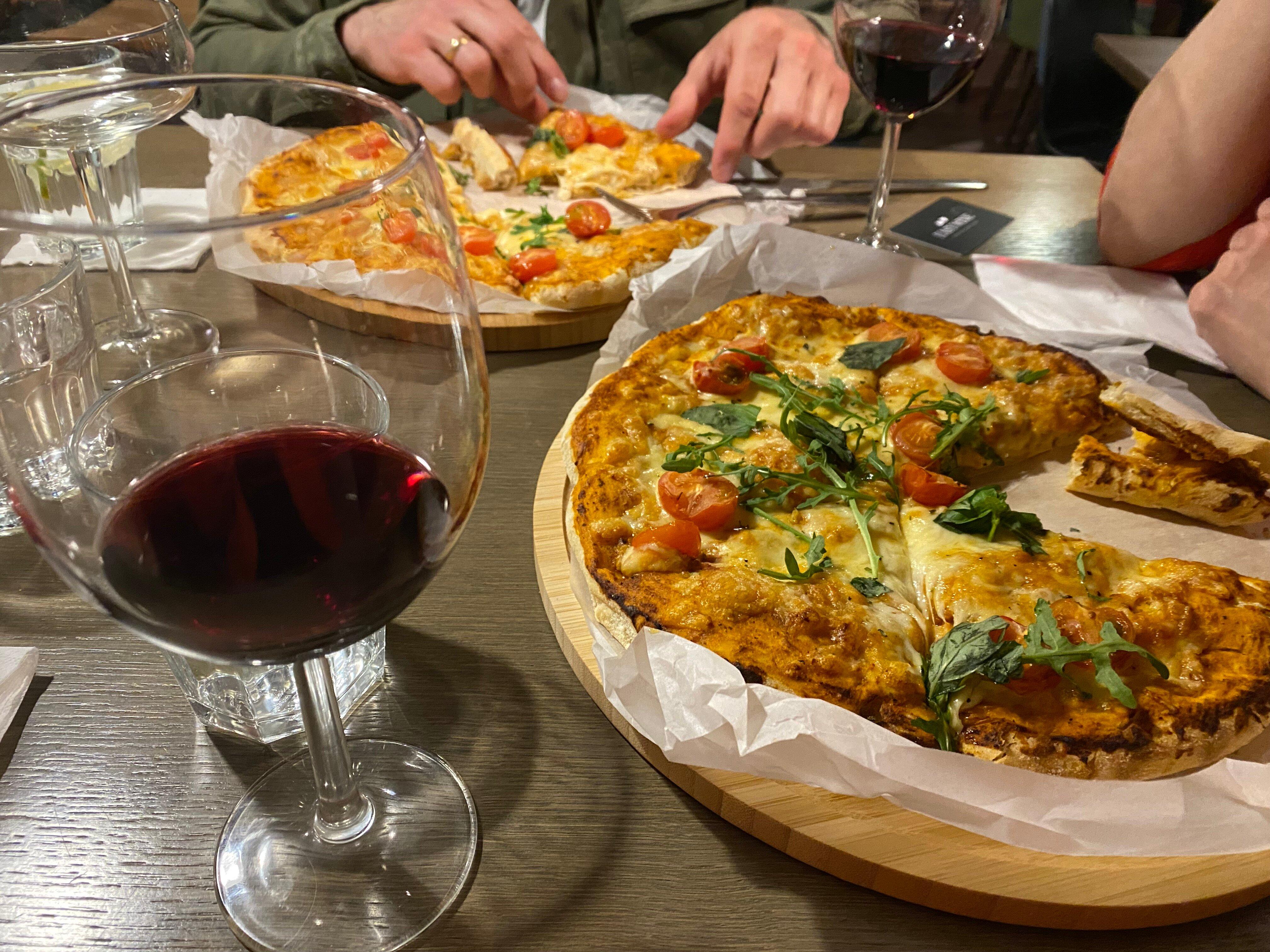 Easy Wine & Easy Pizza