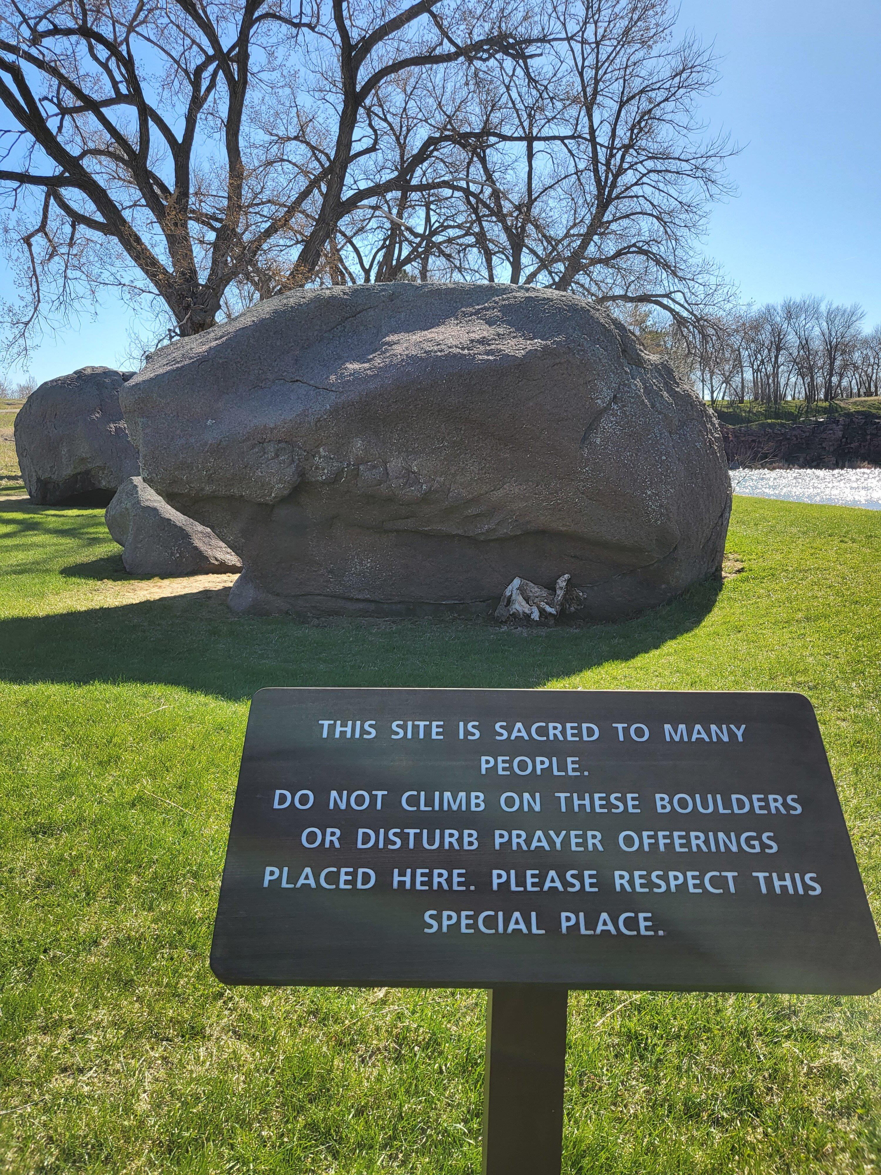 Three Maidens Monument