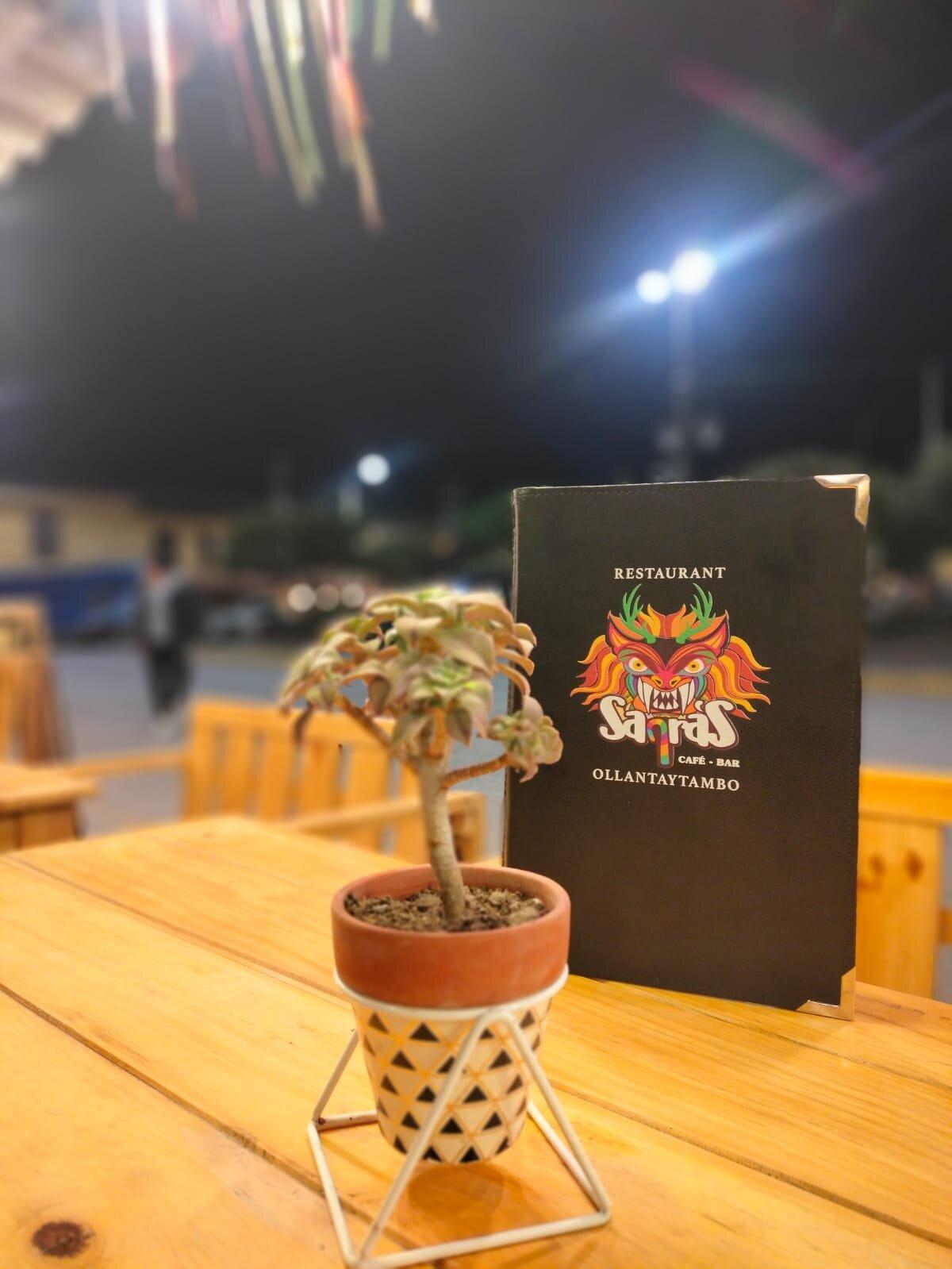 Saqras Restaurant -ollantaytambo