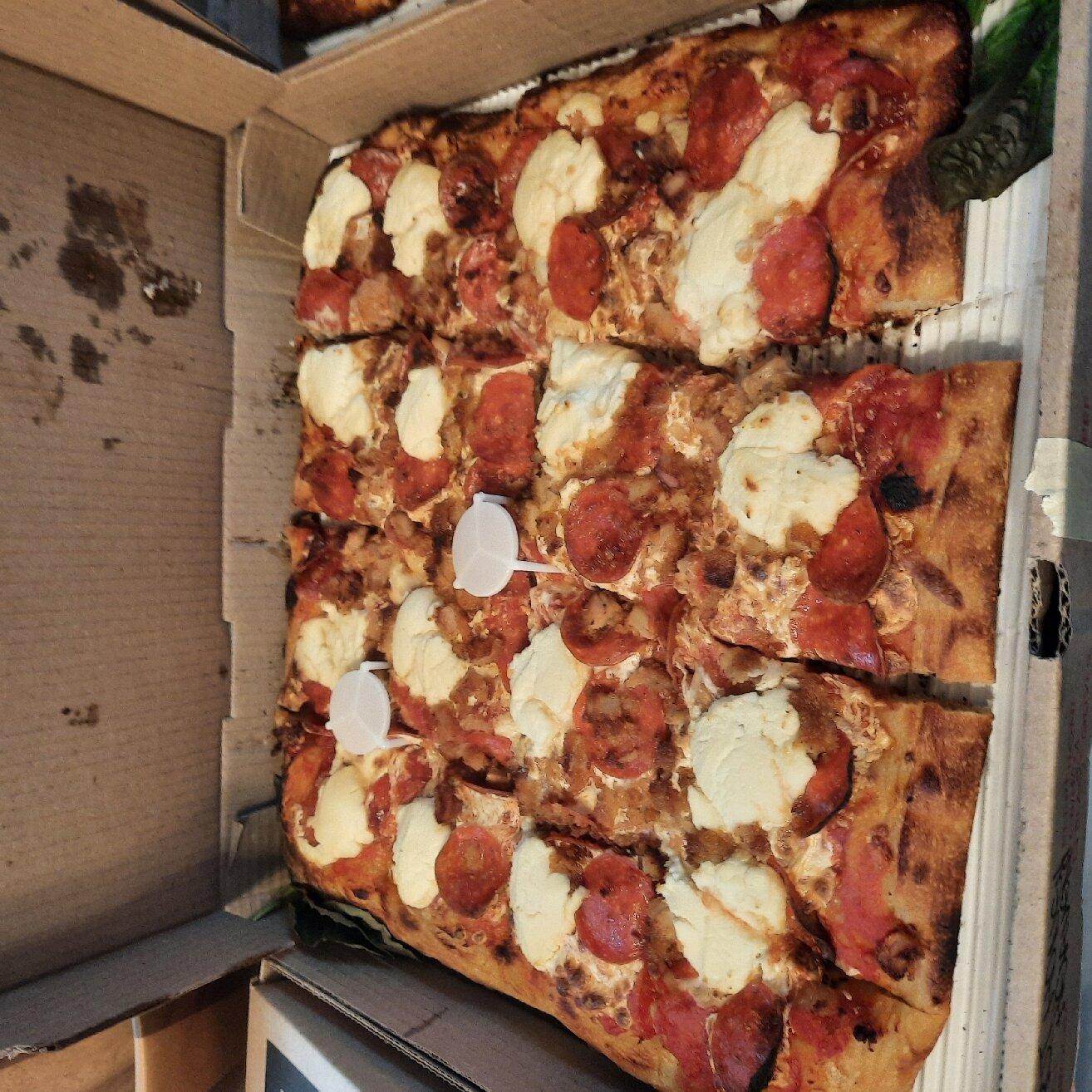 Grumpy's Pizza Co. -Sourdough Pizza