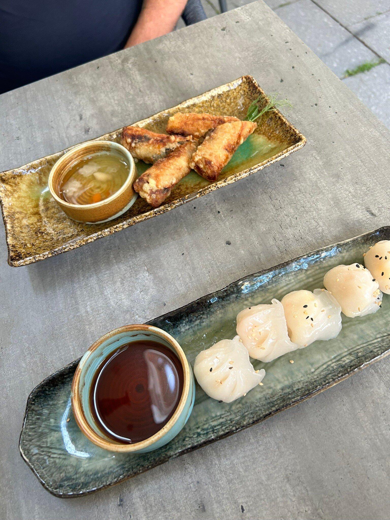 Moon Cocktail & Sushi Bar