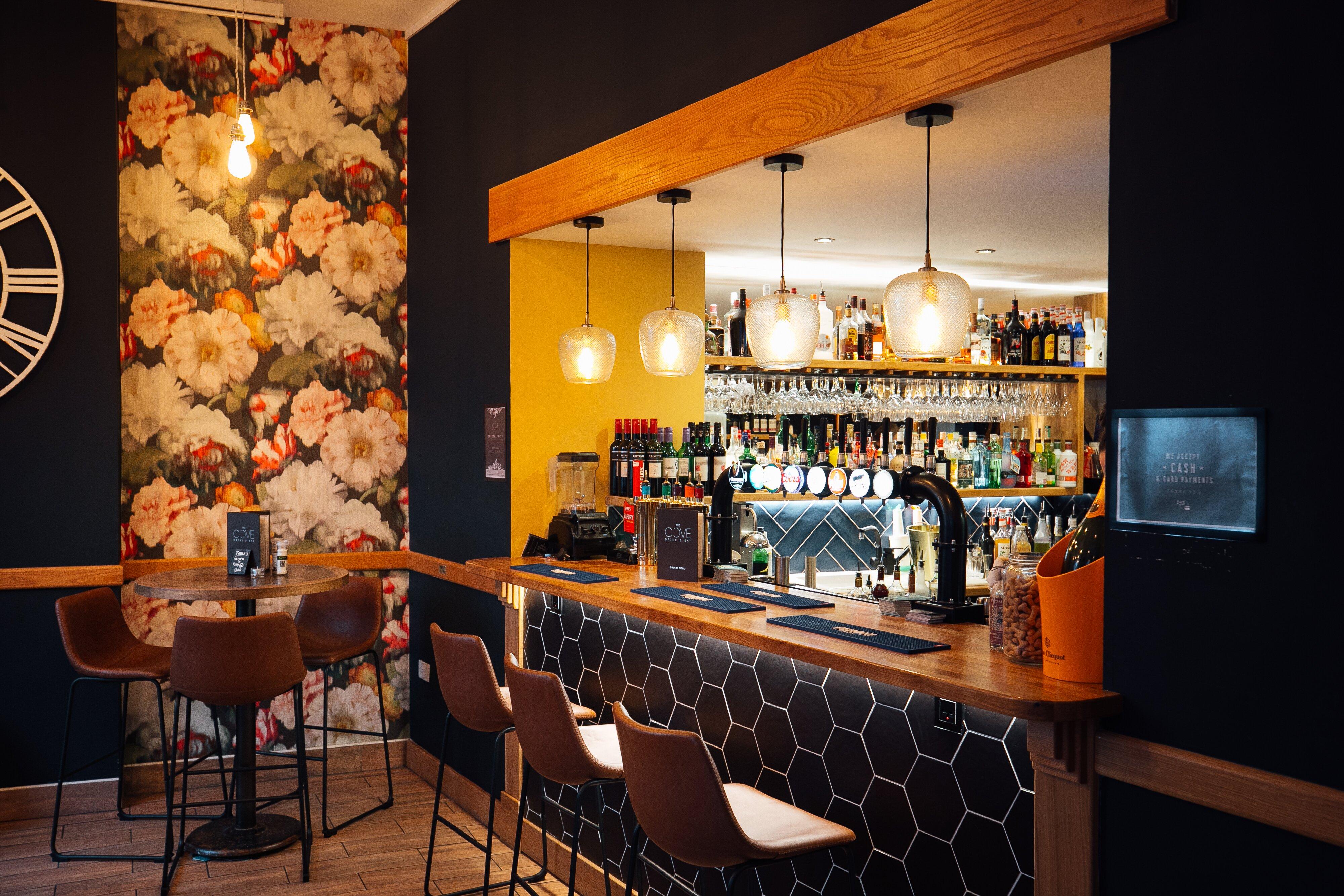 The Cove Bar & Lounge