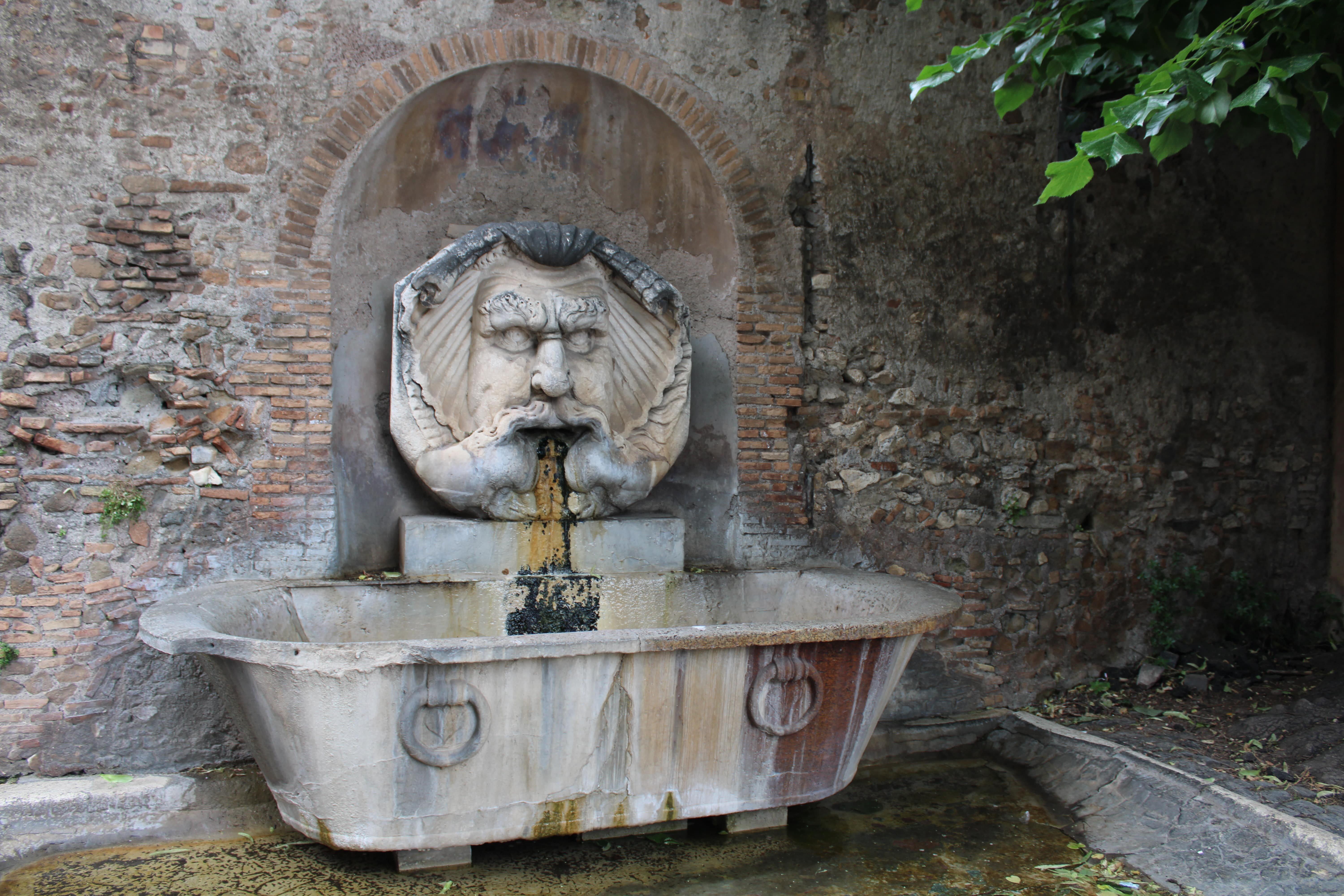 Fontana del Mascherone