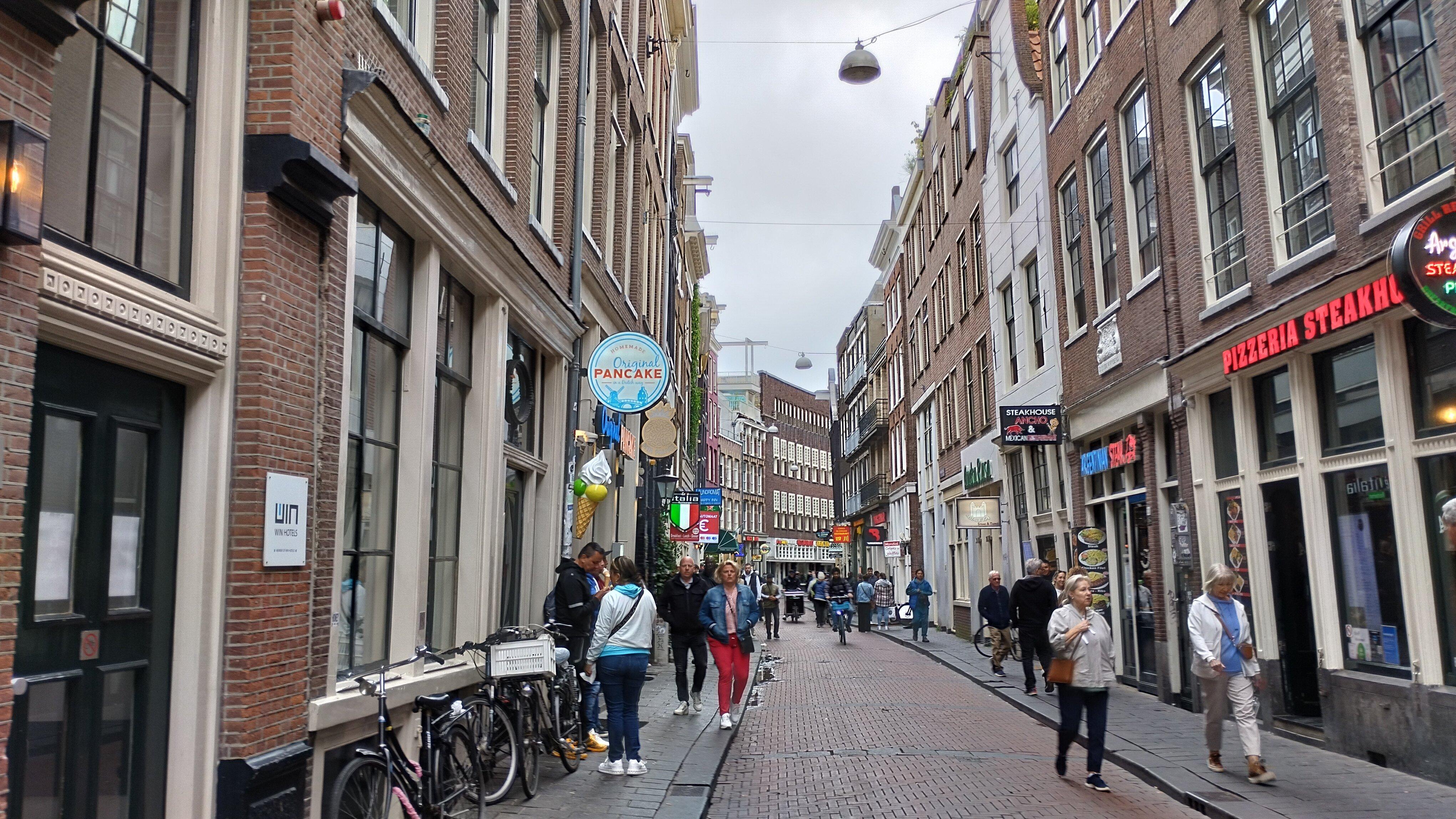 Hostel Warmoes Amsterdam