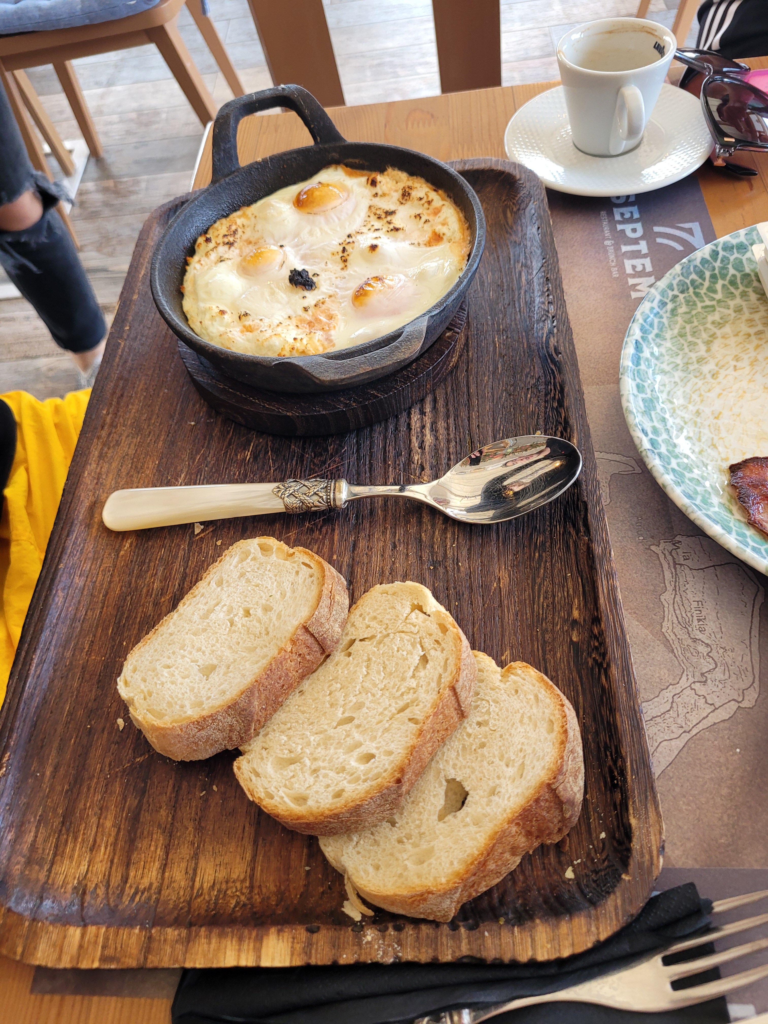 Septem Brunch Restaurant Bar