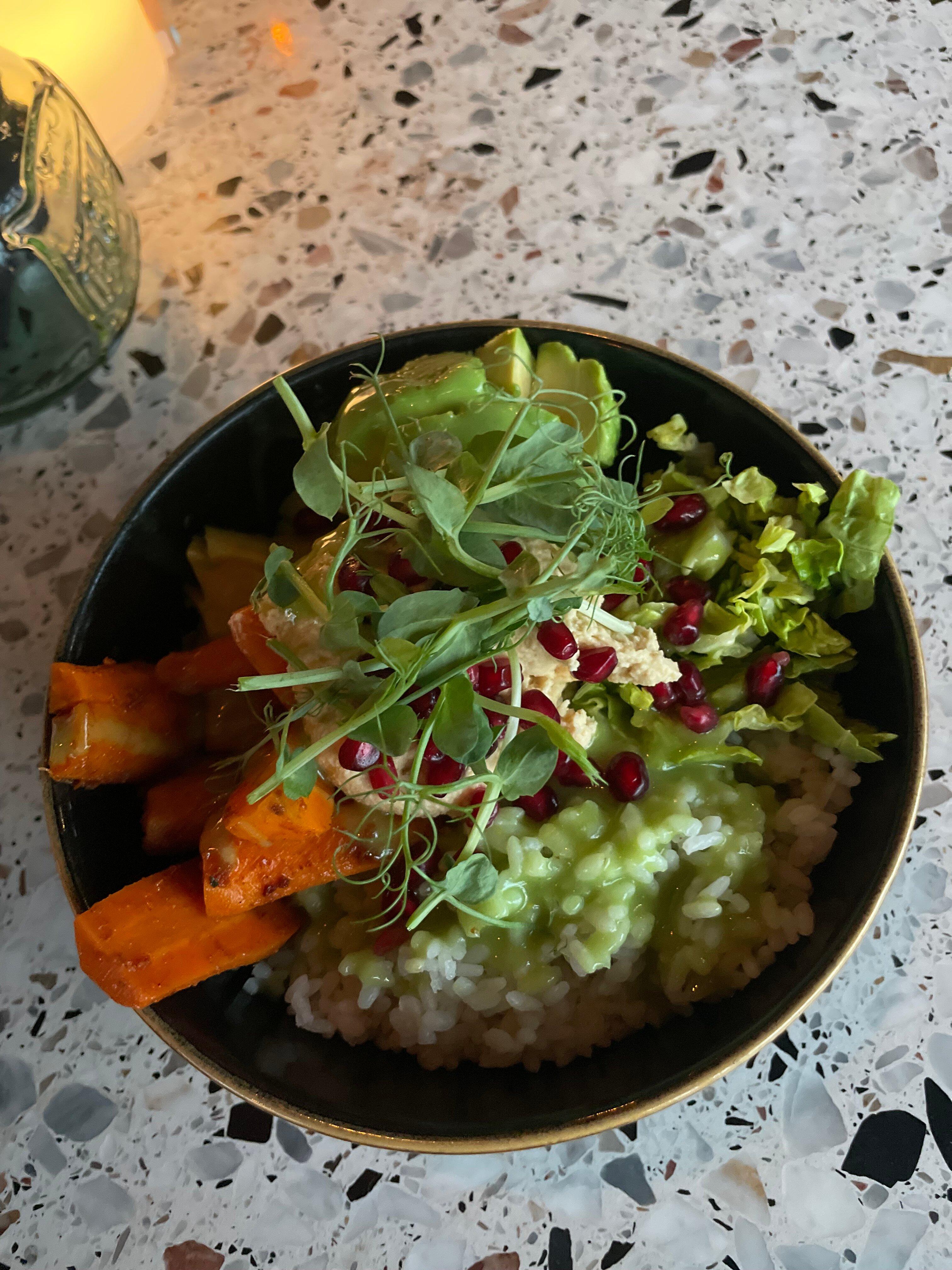 Photo by RaphaellaYver