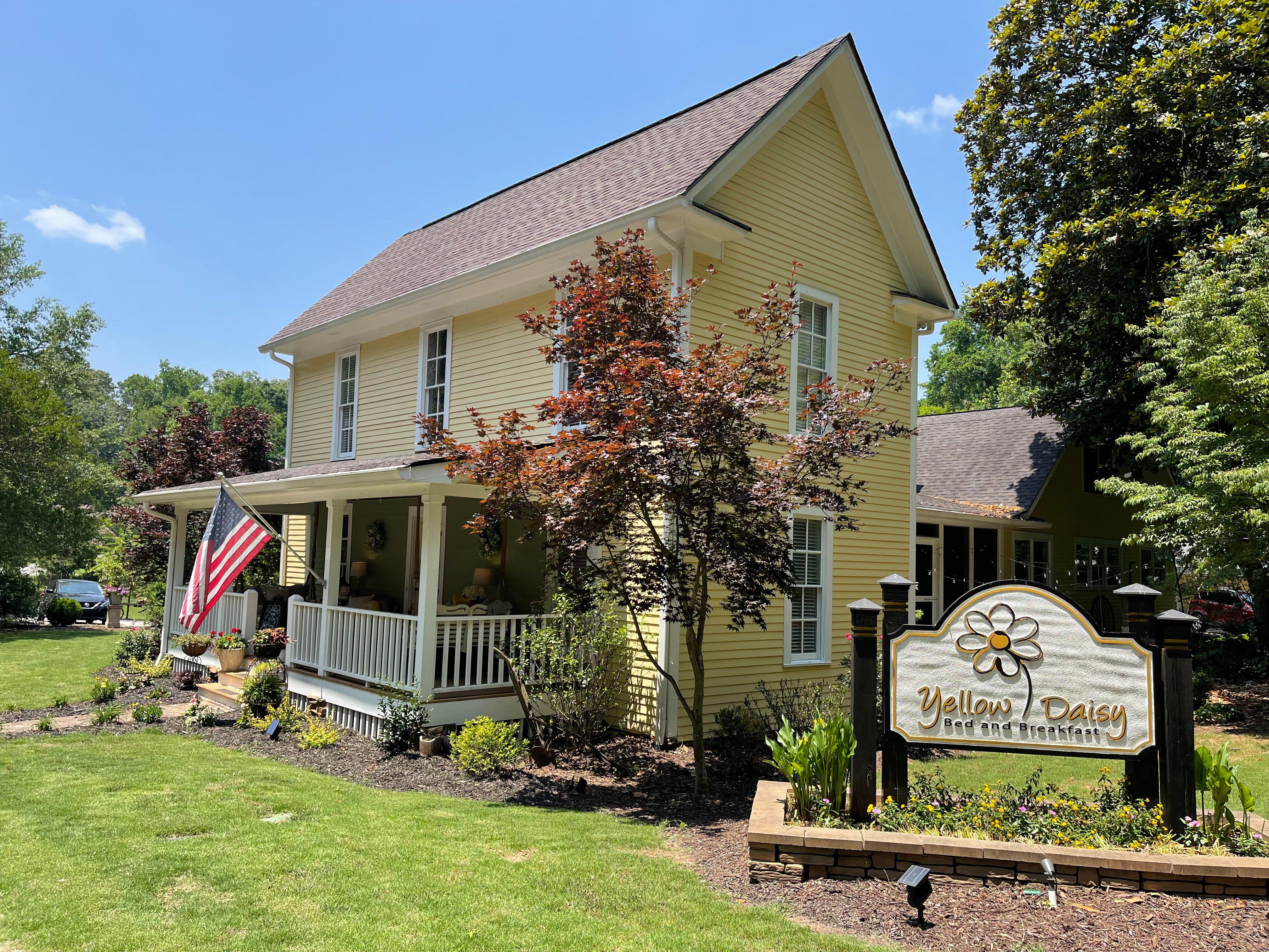 Yellow Daisy Bed and Breakfast