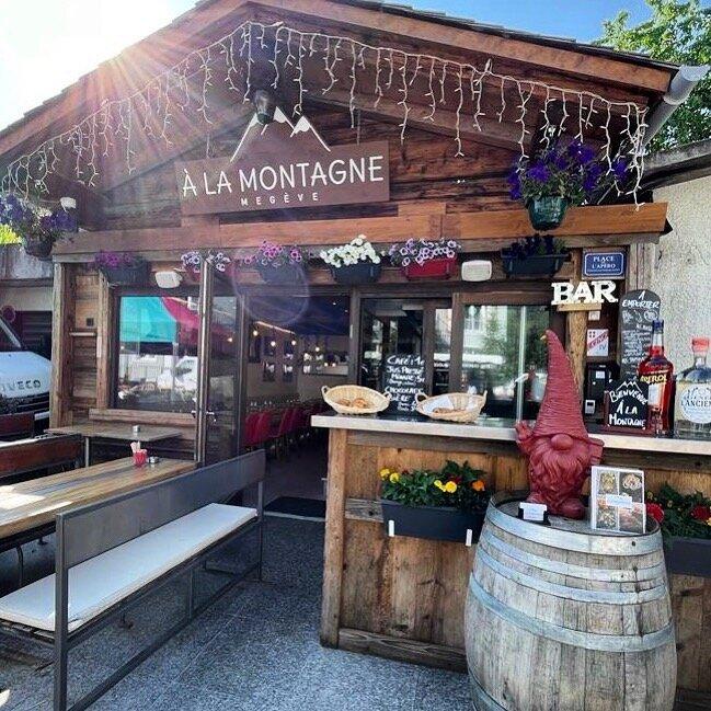 À La Montagne