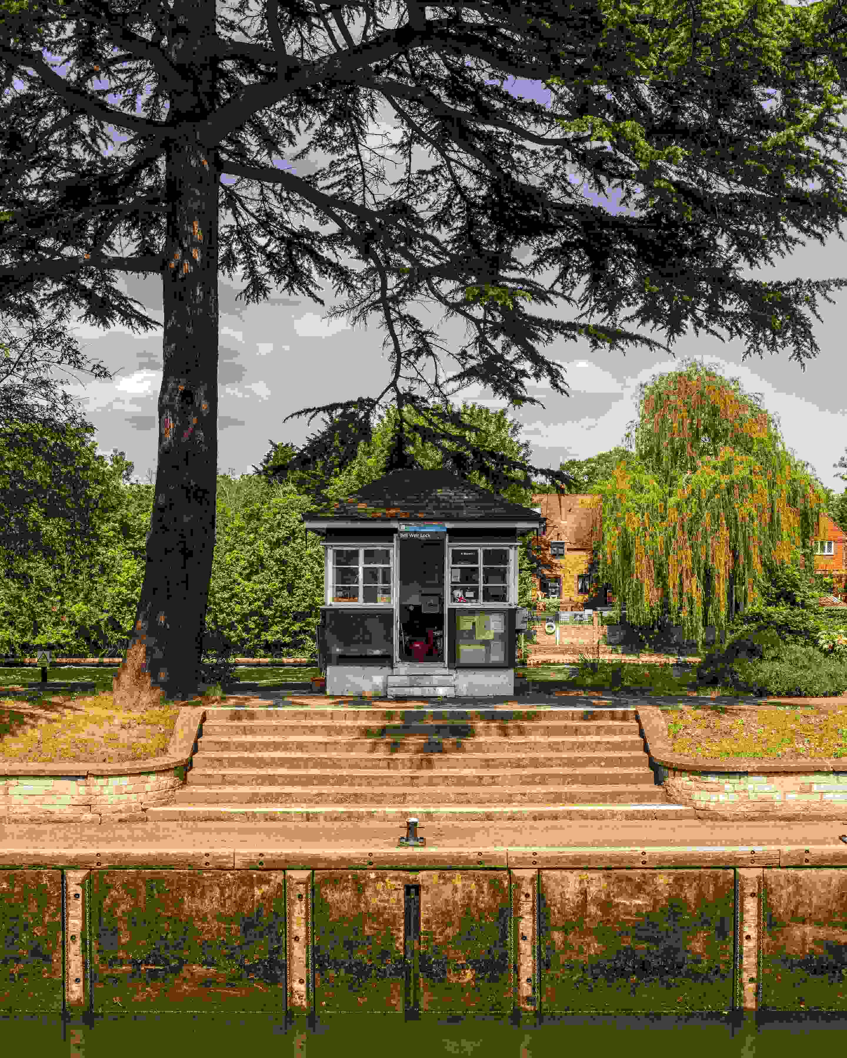 Warner Hotels - The Runnymede On Thames, Windsor Road, England TW20 0AG ...