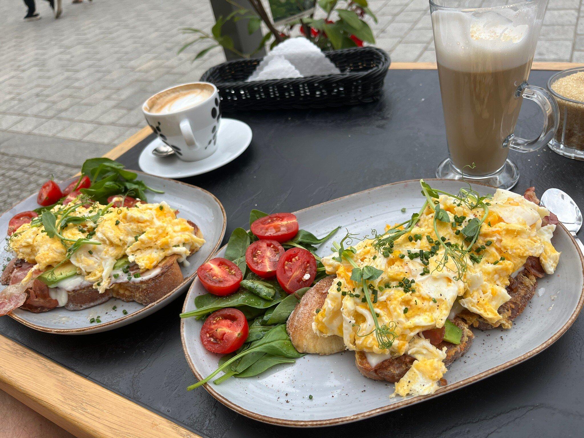 Le Barometre Bistro & Bar