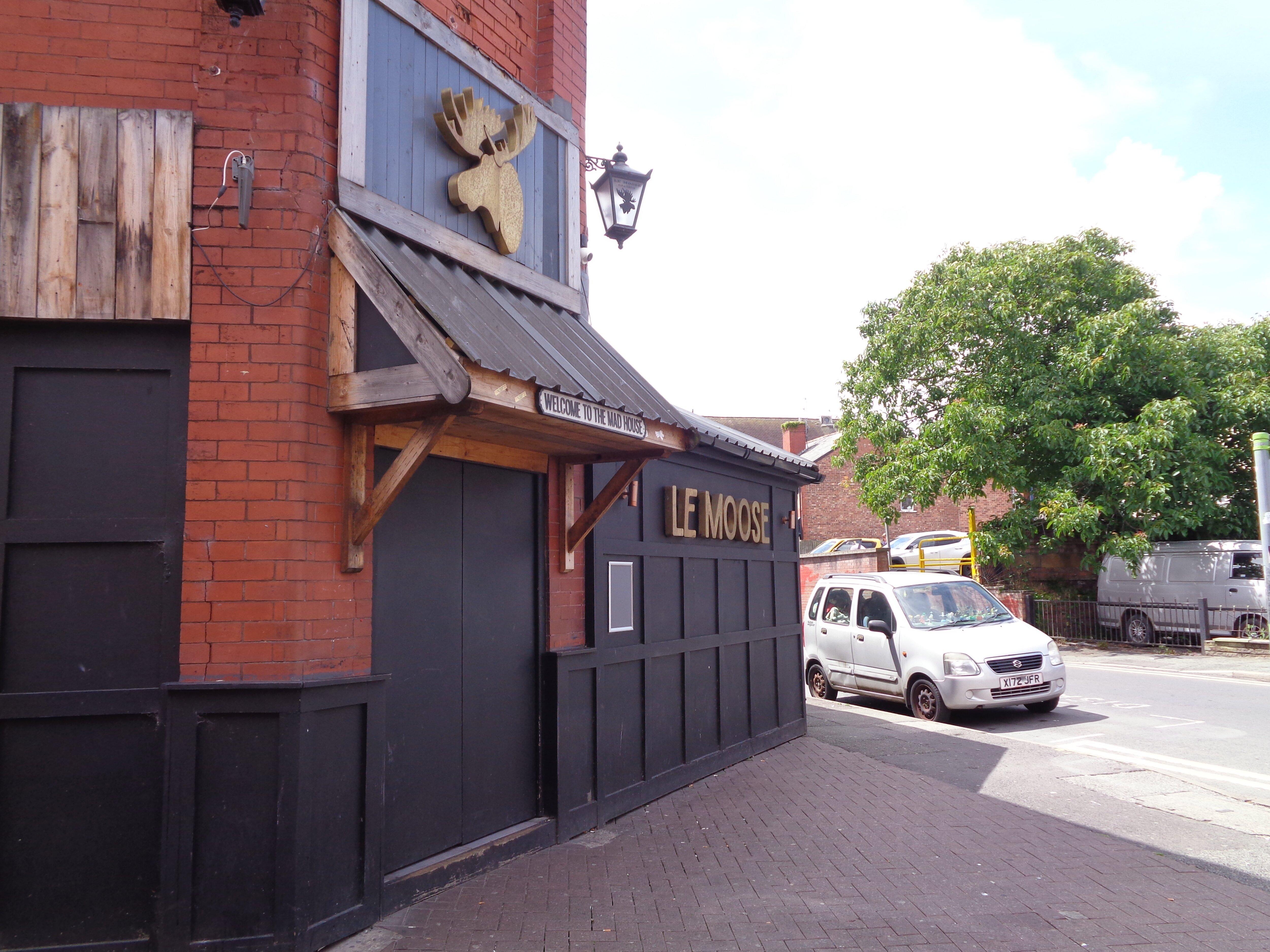 Le Moose Bar & Carouse