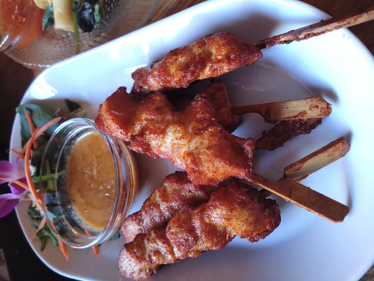 Nong's Thai Restaurang & Bar