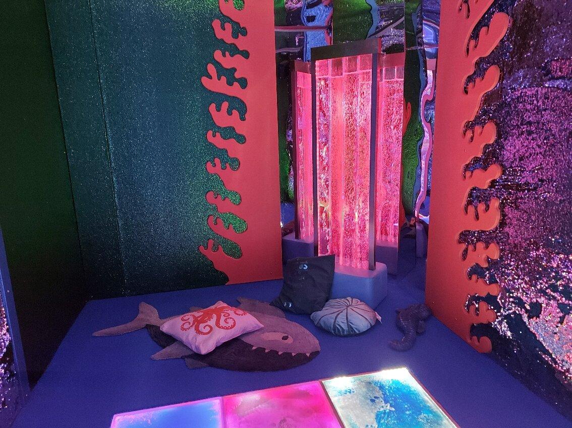 Round the twist Benton