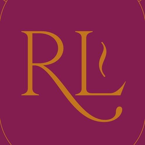 Reminiscent Luxe Candle Lounge