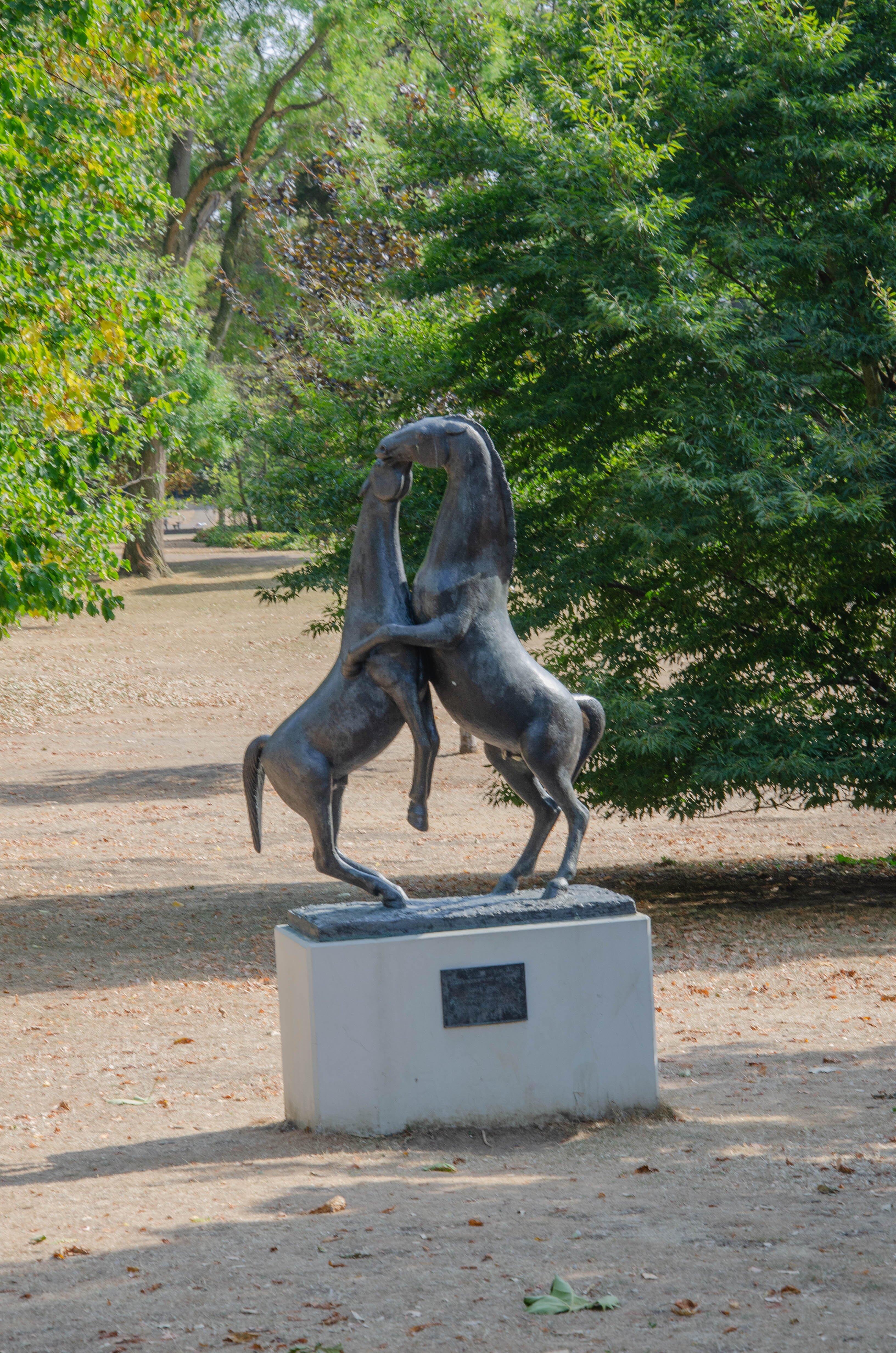 Bronzeskulptur Von Zwei Pferden