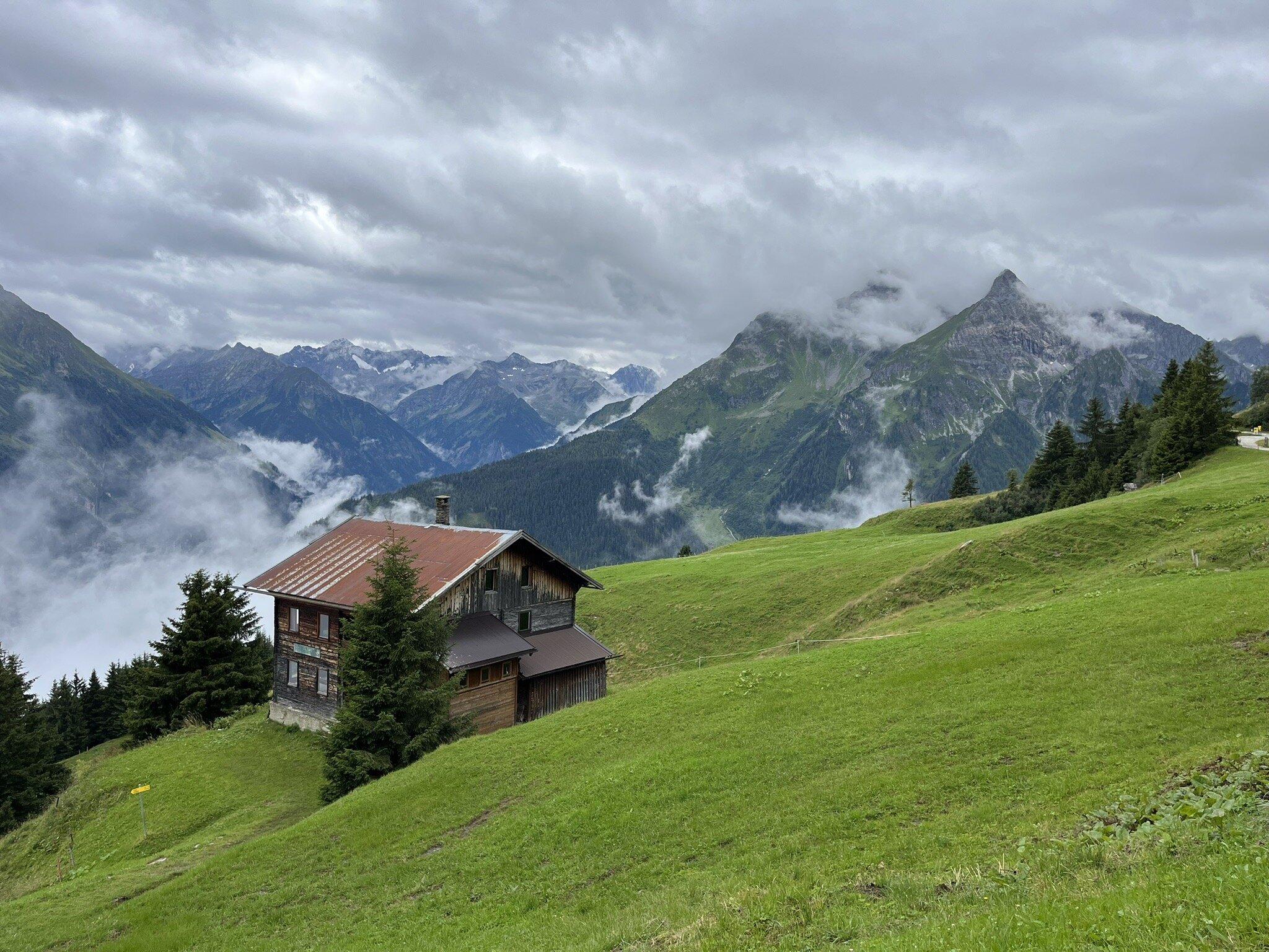 Pension Strass by Skinetworks