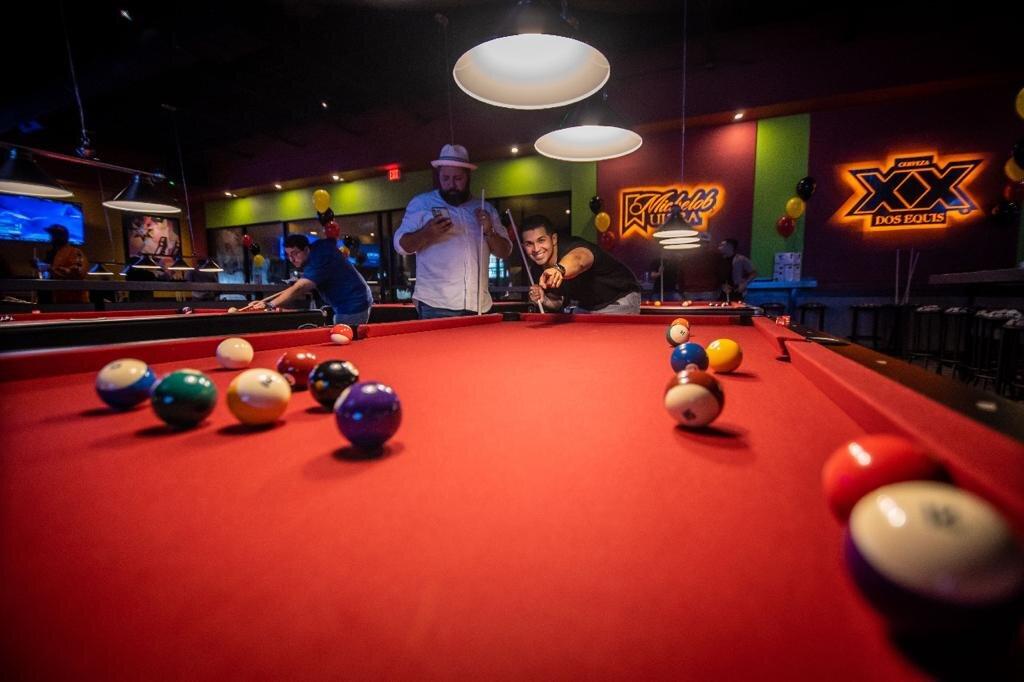 Pockets Billiards Wings & Beer Galleria Oaks