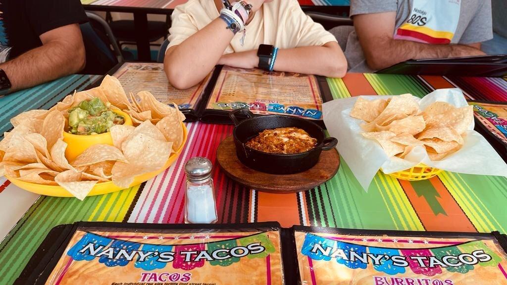Nanys Tacos