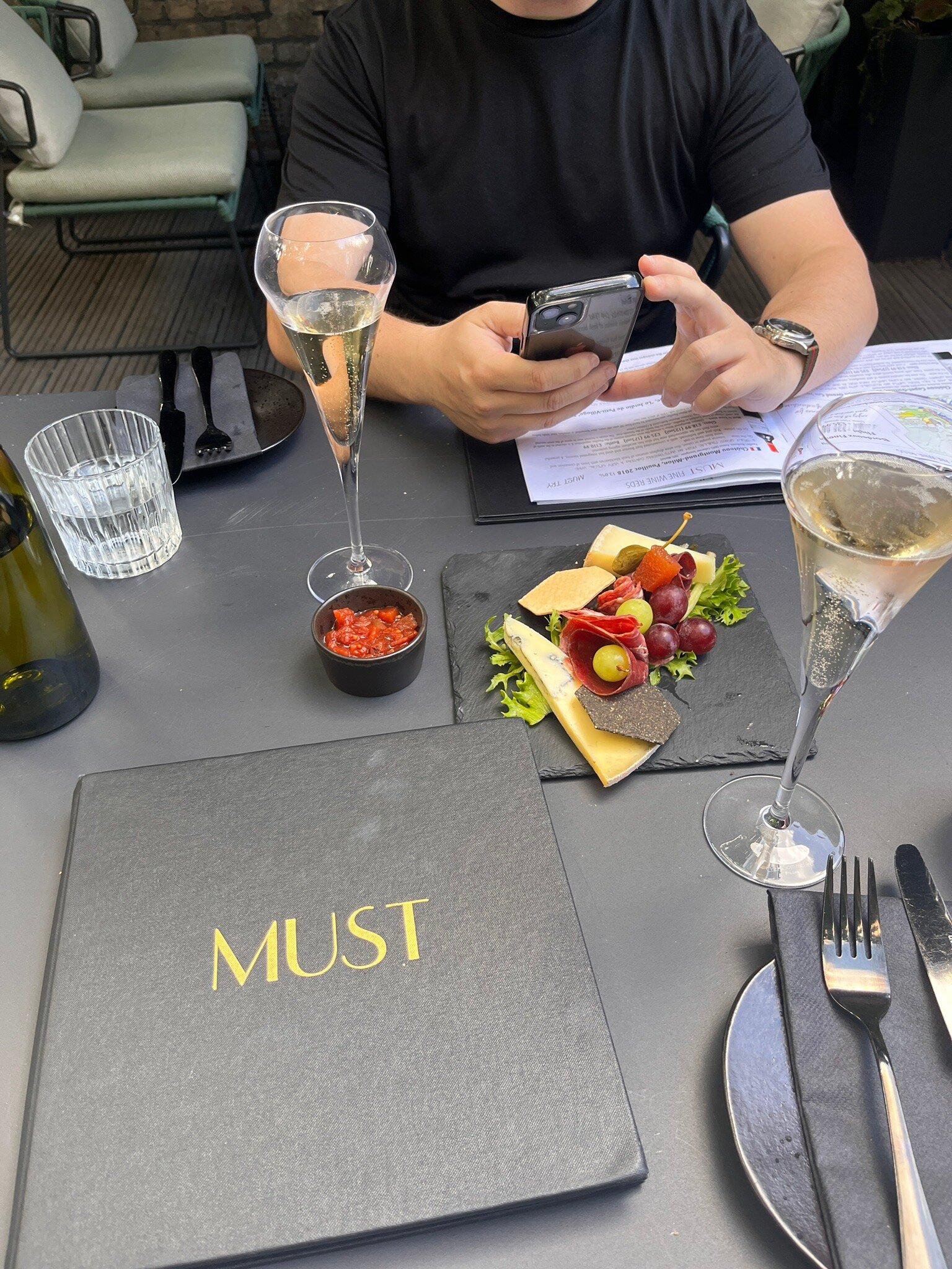 Must Wine Bar Wanstead