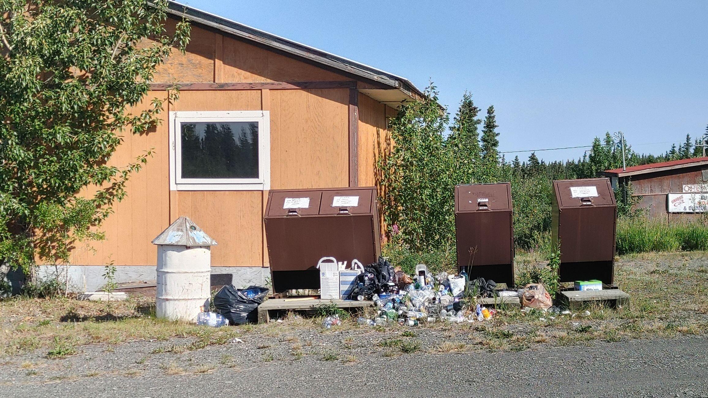 Destruction Bay Lodge & RV Park