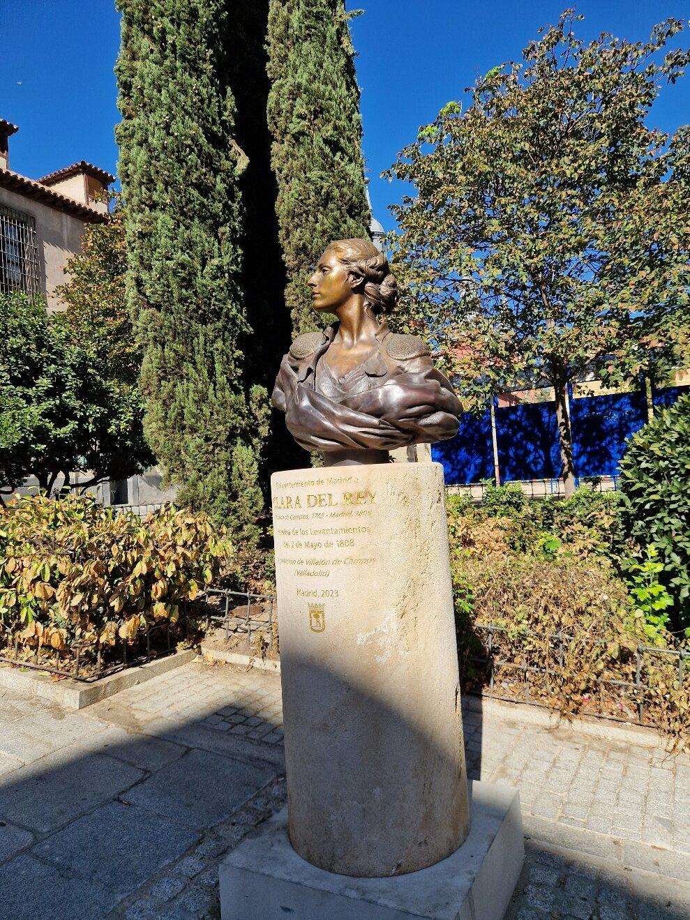 Escultura Clara Del Rey