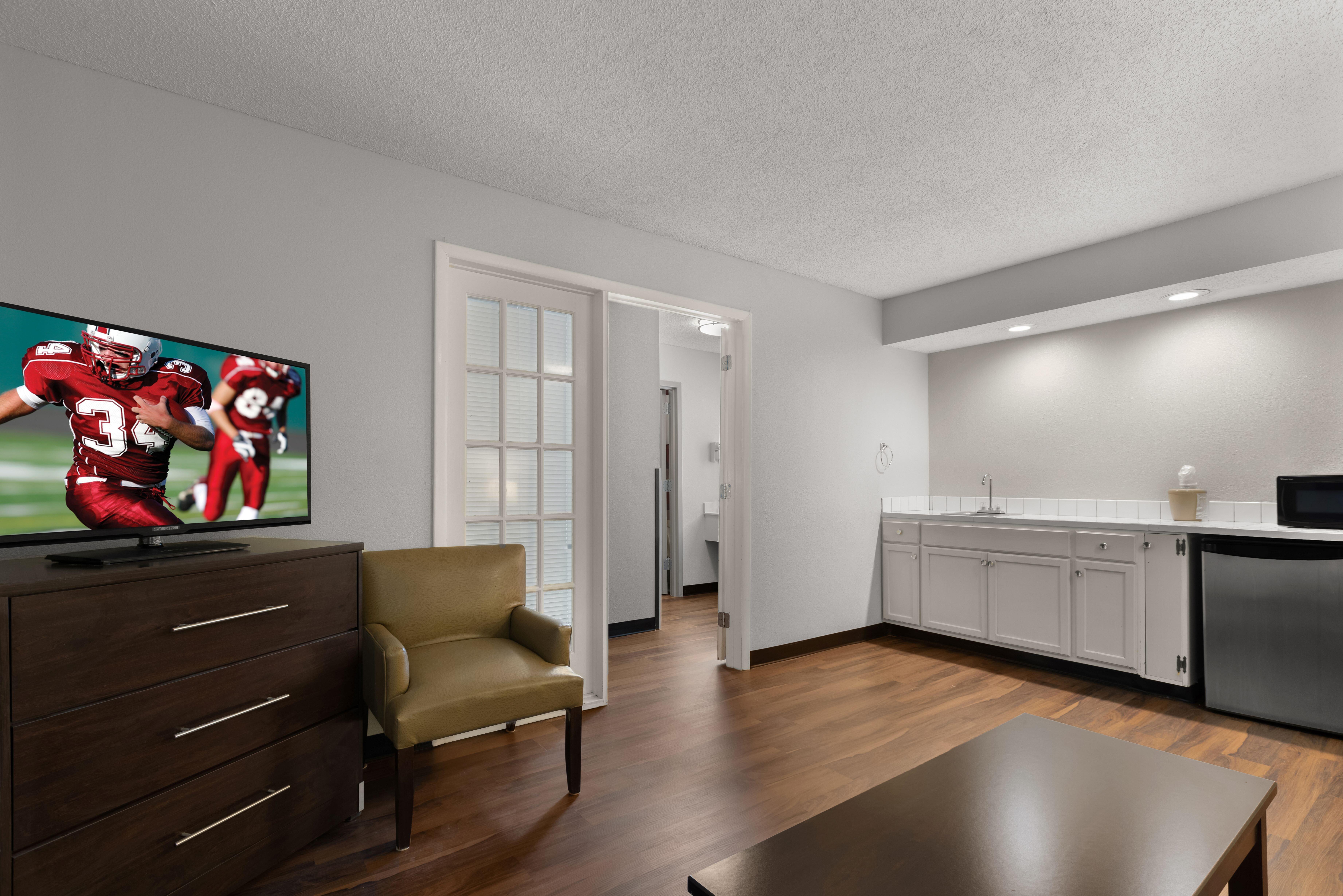 Red Roof Inn & Suites Savannah Airport