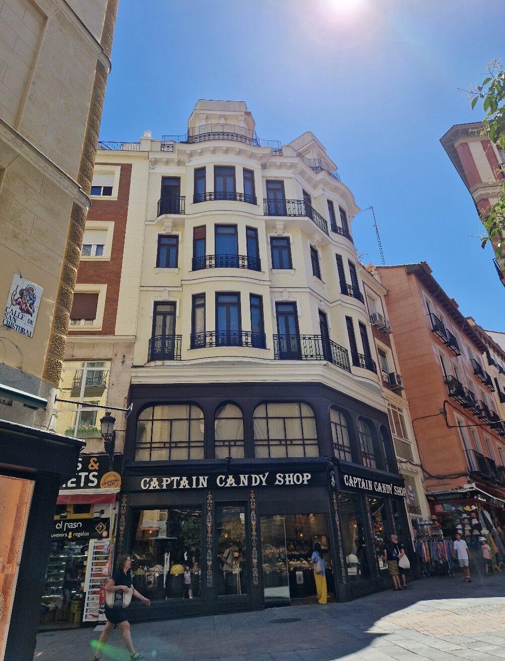 Captain Candy Shop - Calle De Postas