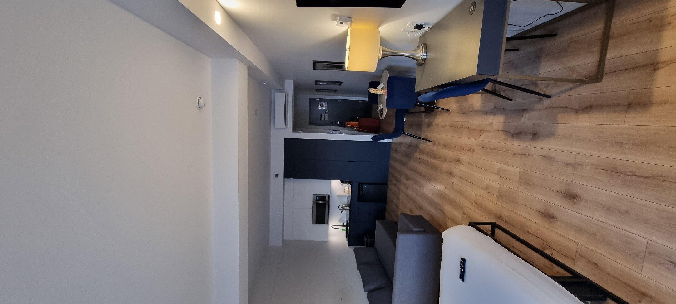 Photo by SEBASTIEN C