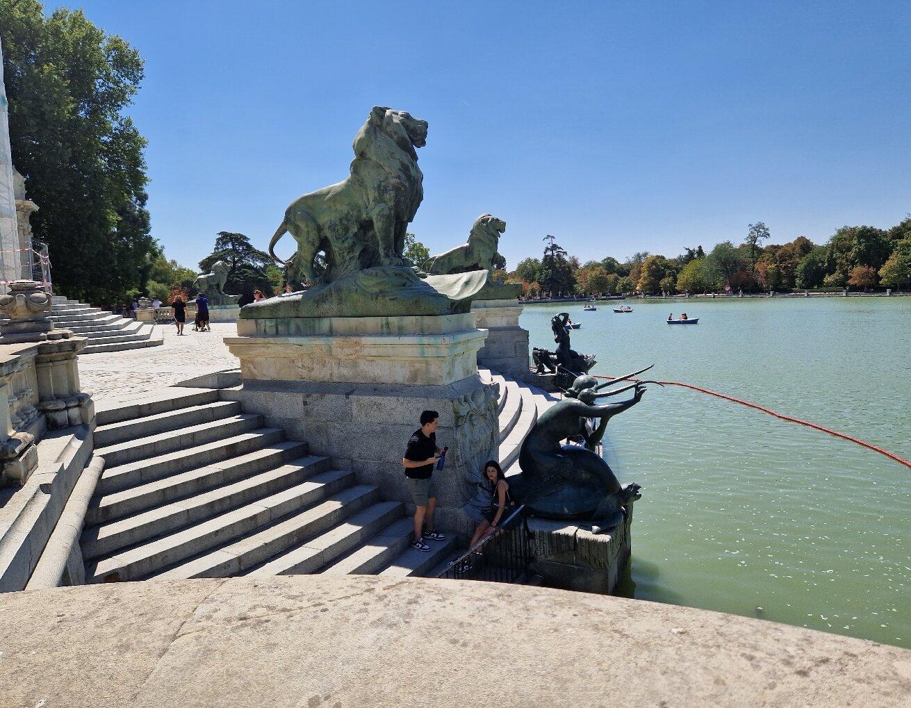 Sirena A Lomos De Tortuga Statue