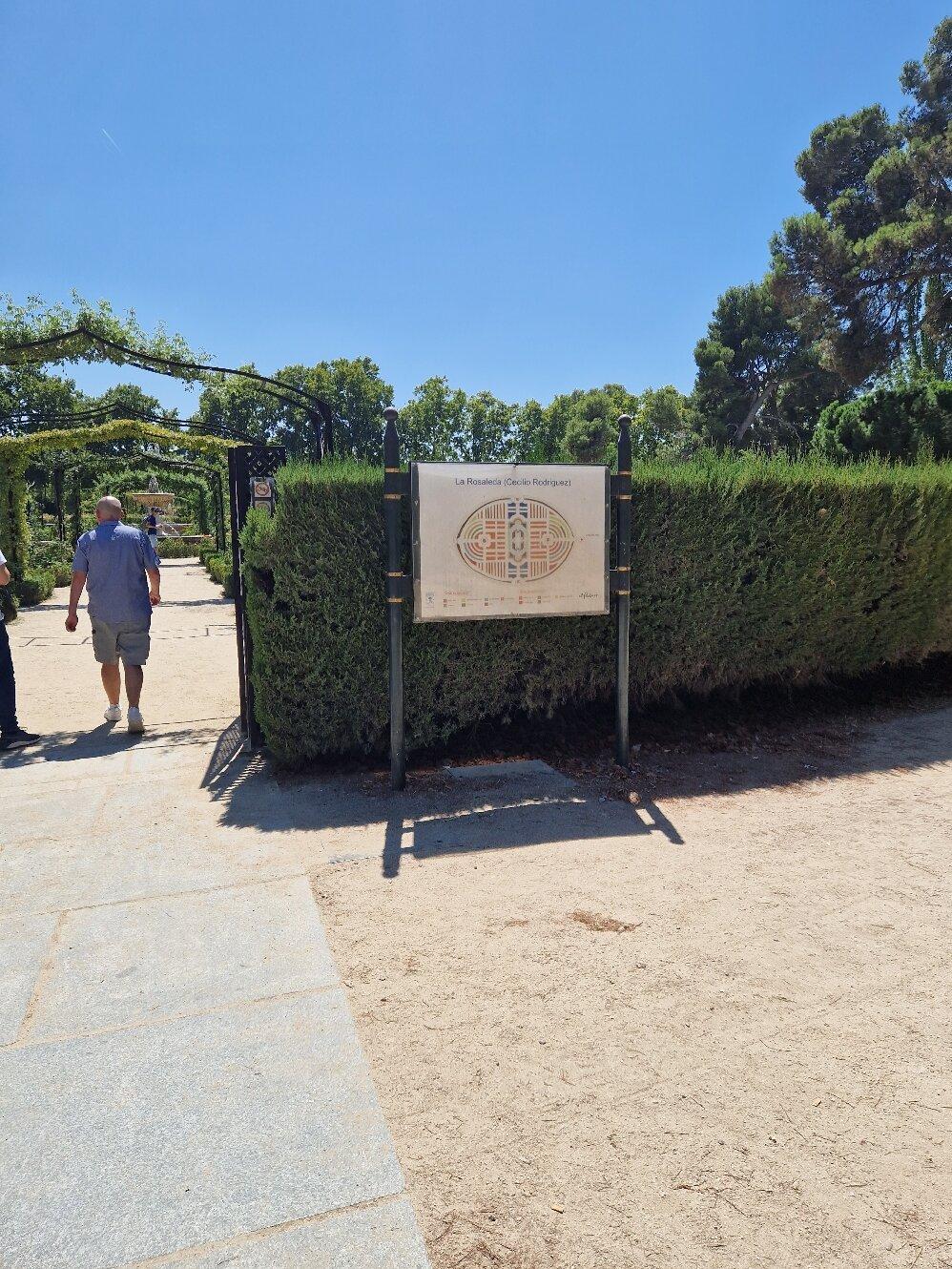 La Rosaleda Parque De El Retiro