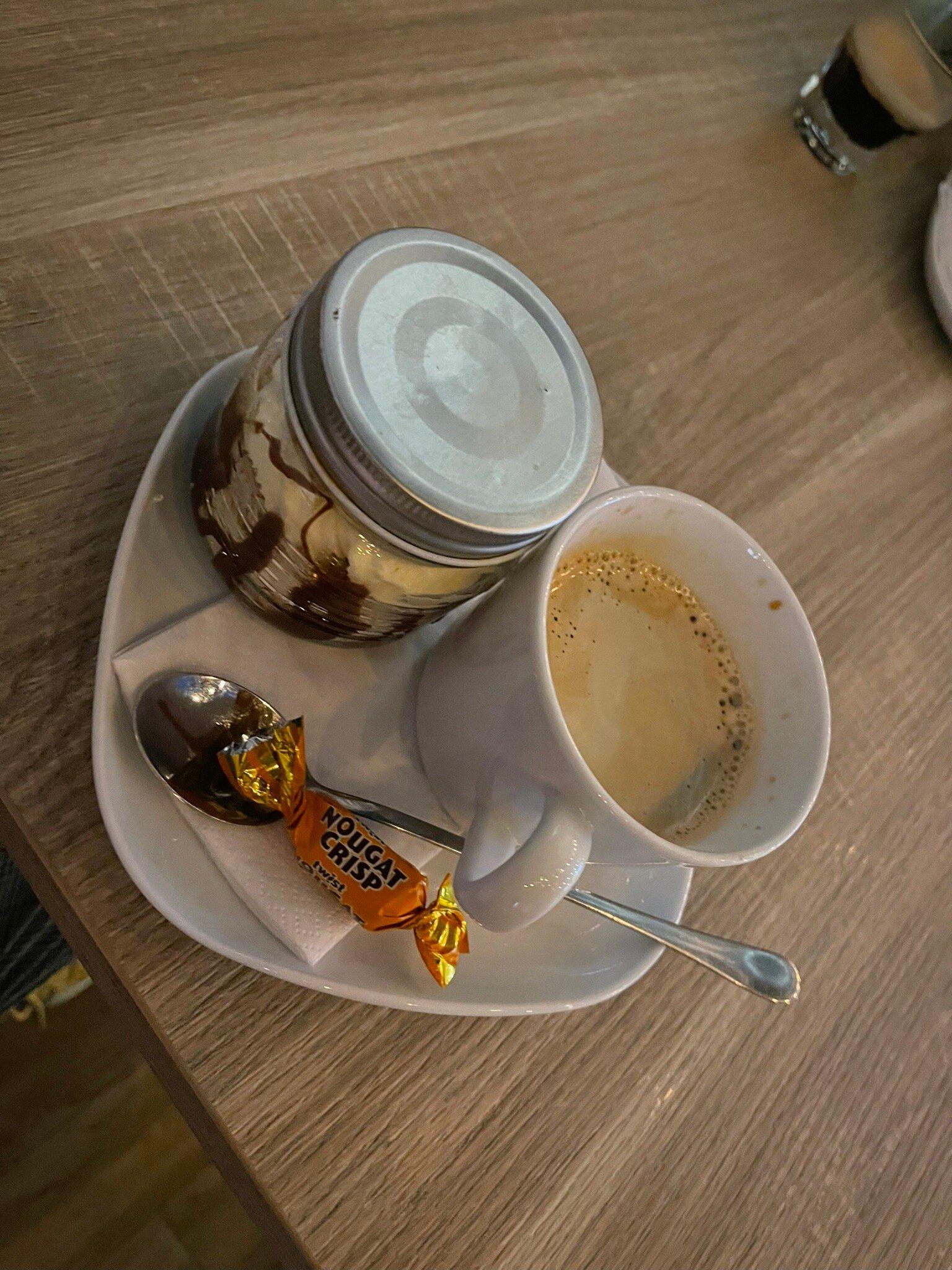 Apropo Restaurant Kafé