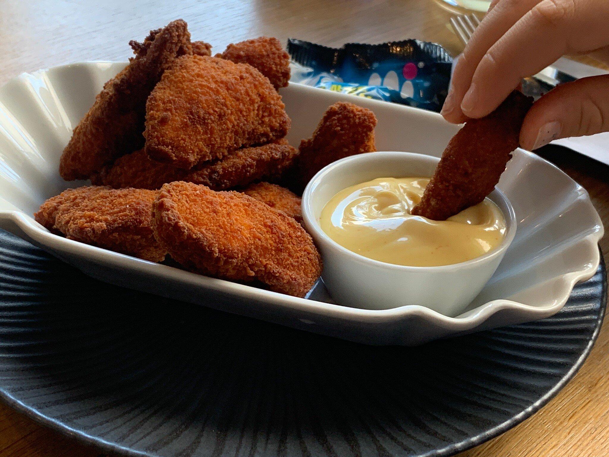 Mac Birdies Bar & Restaurant