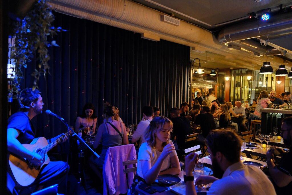 Rua- Tapas & Music Bar