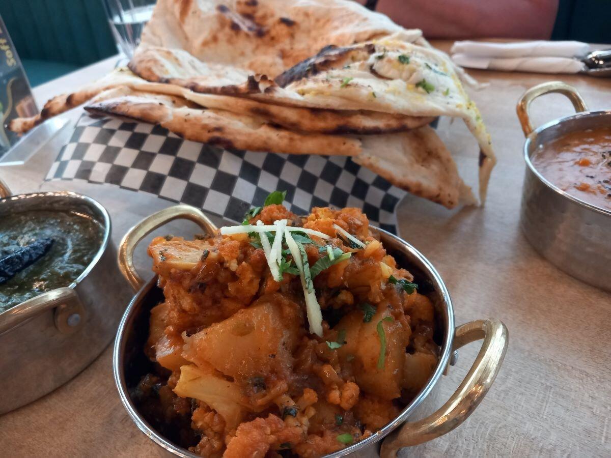 Lucky's Indian A La Carté