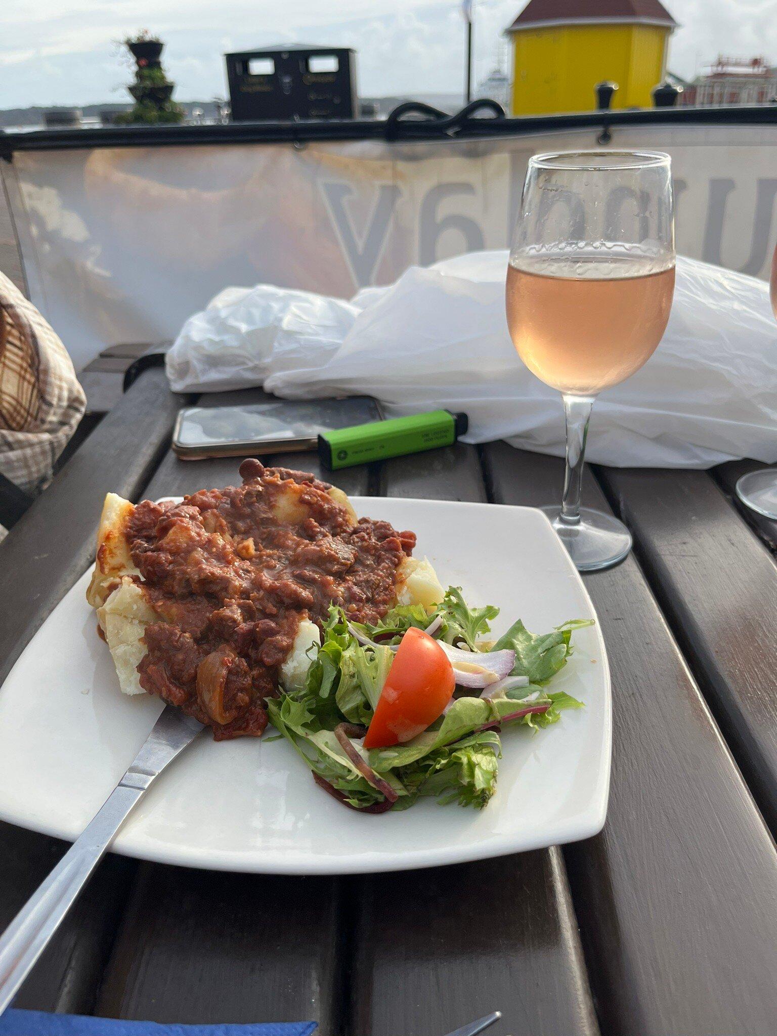 Photo by dizzydesmond