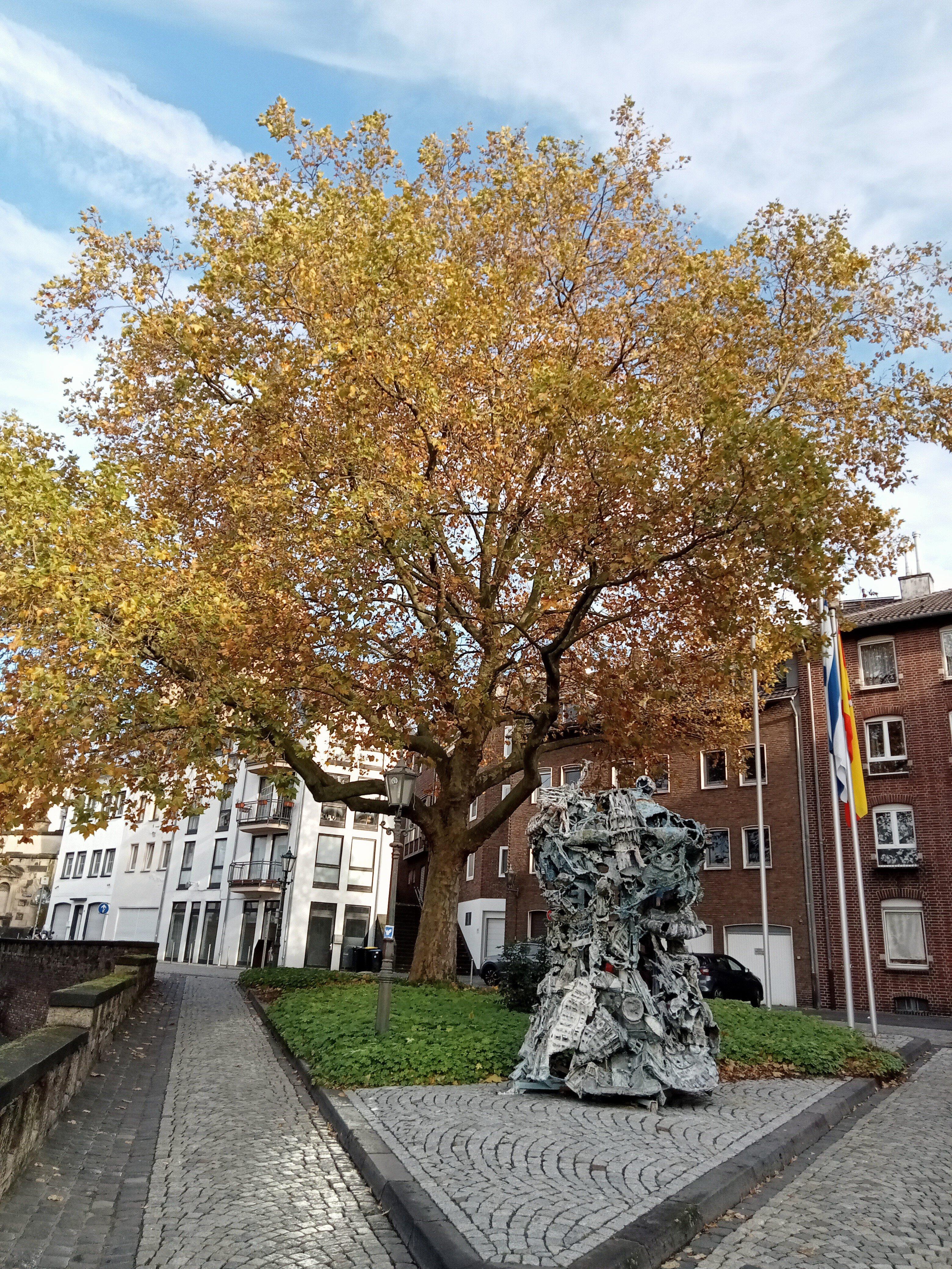 Plastik Turm zu Babel Abteiberg