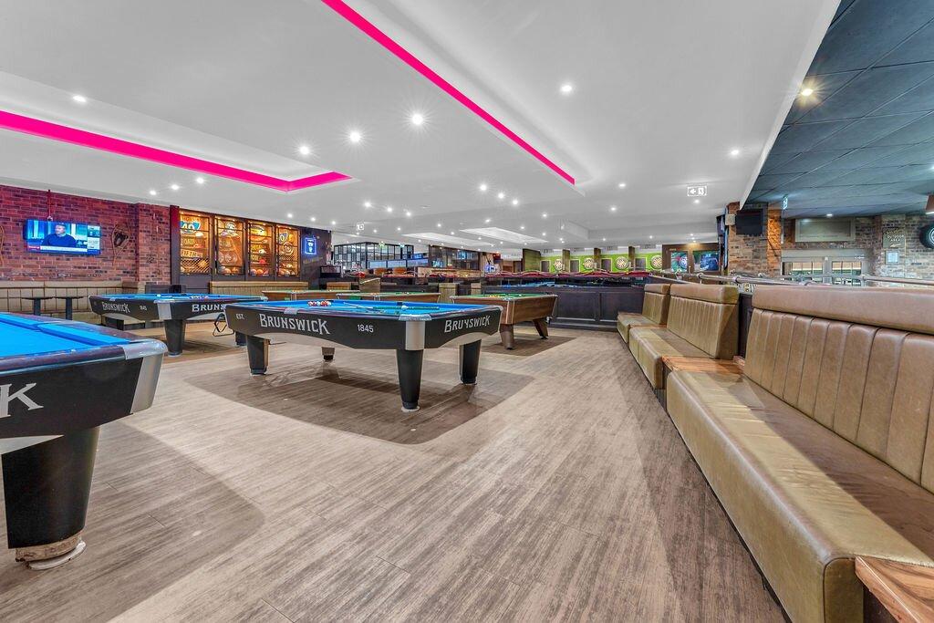 The Ball Room Sports Bar & Pool Hall (Meadowbank)
