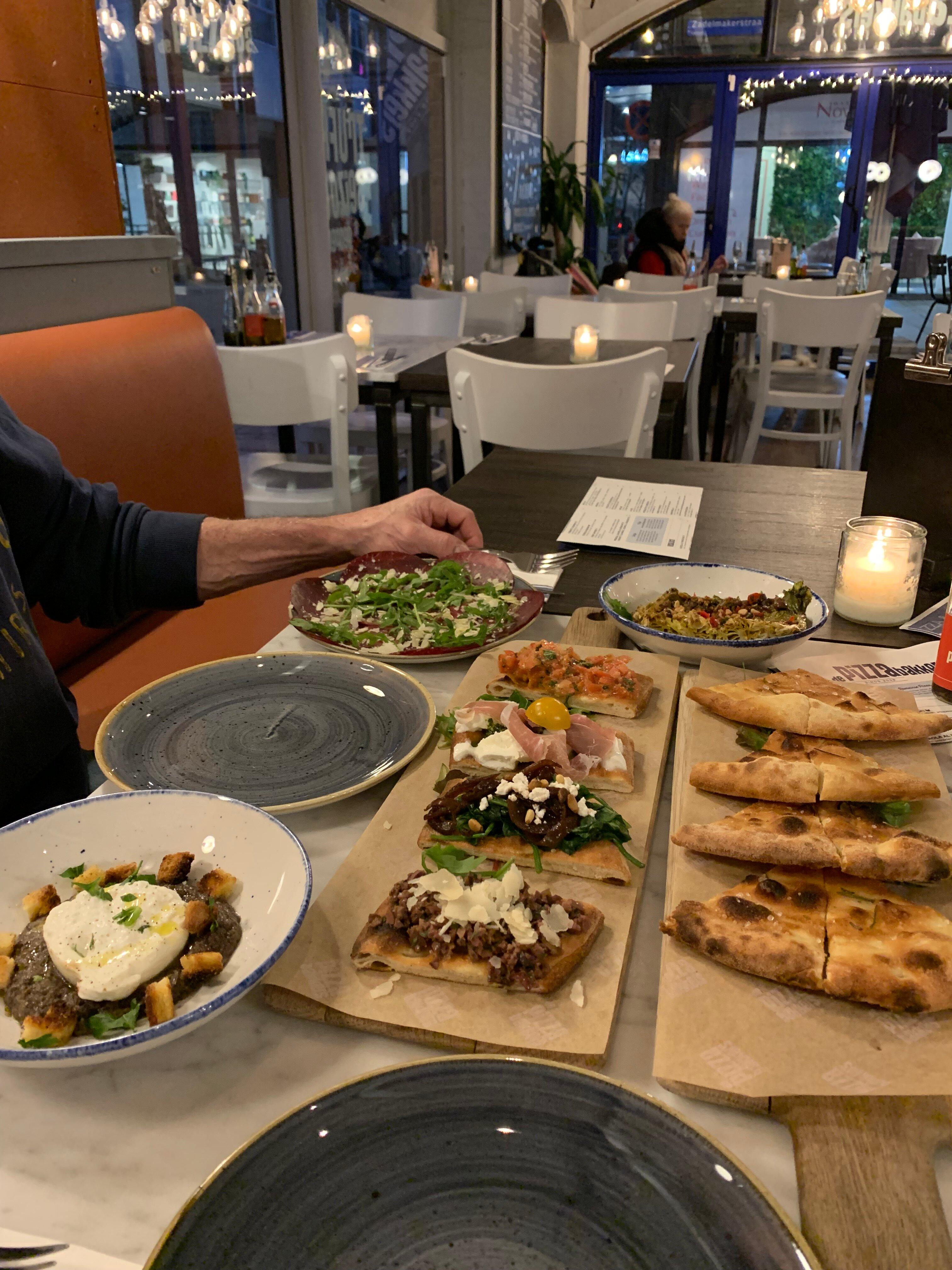 De Pizzabakkers Almere Stad