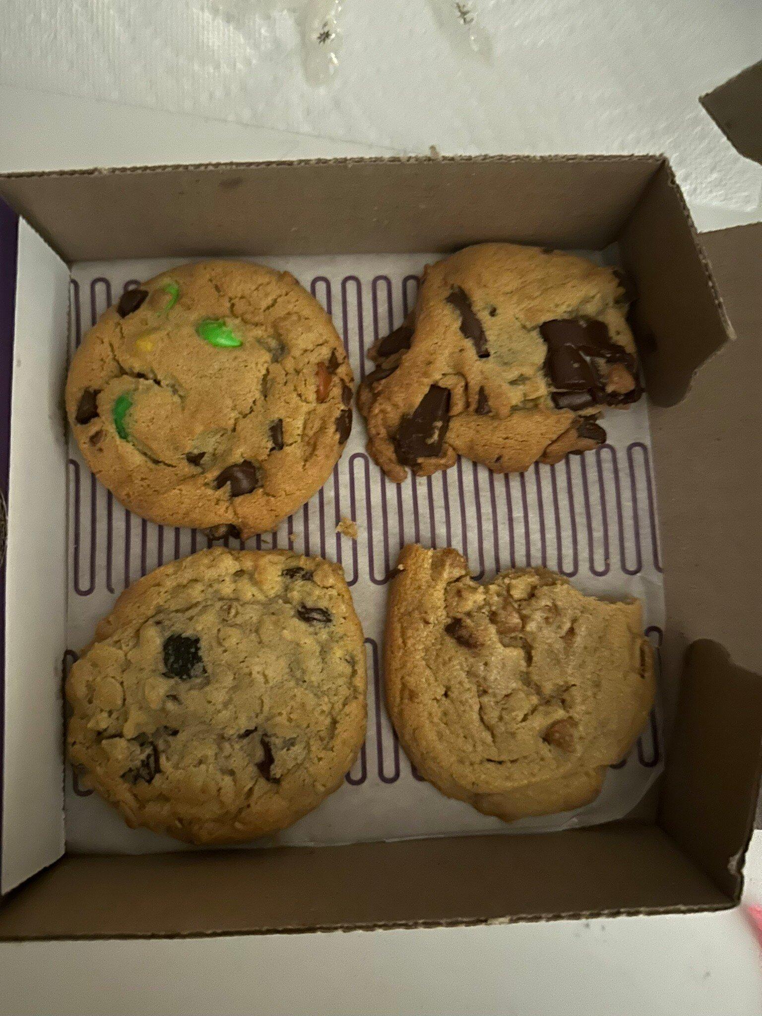 Insomnia Cookies