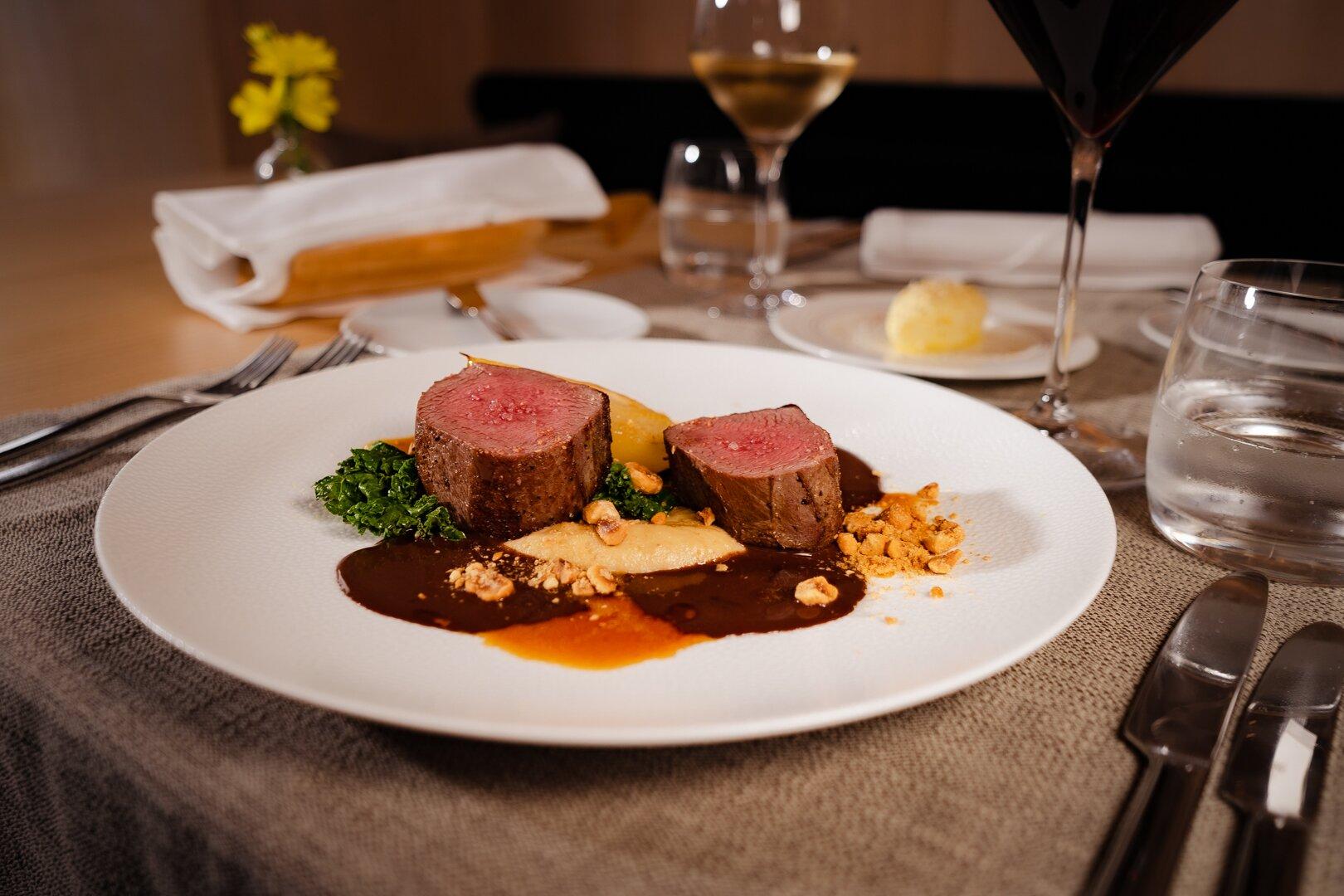 Zlata Ladjica Restaurant