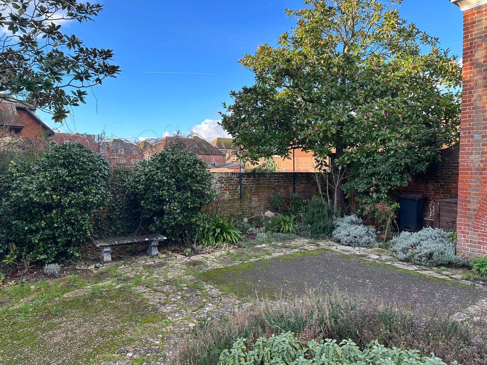 Havant Gazebo Garden