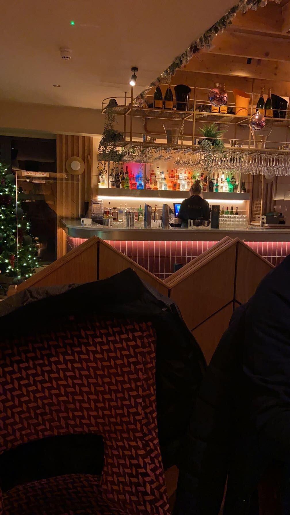 Maisie's Bar and Restaurant