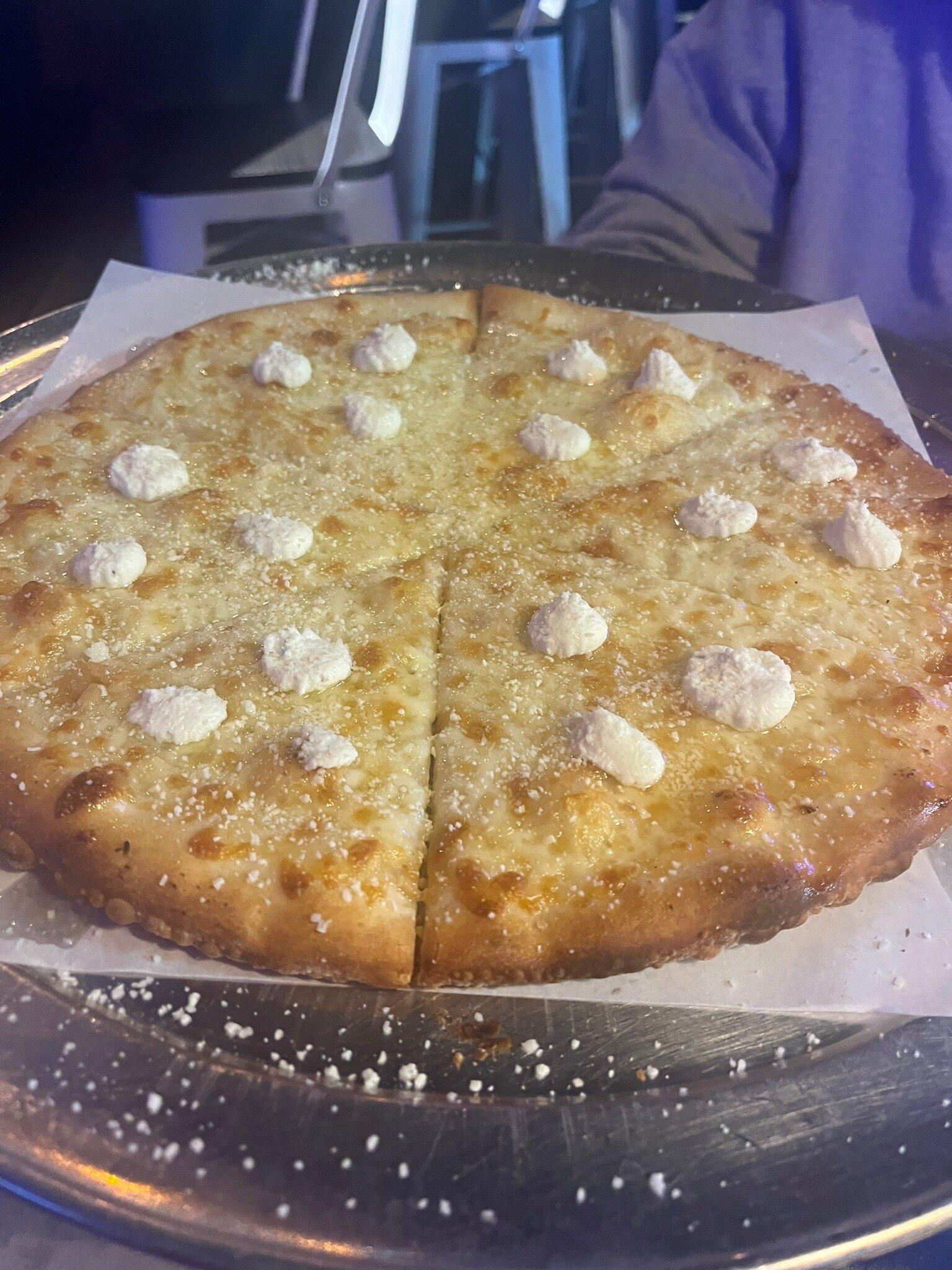 MarToni Pizza Lounge