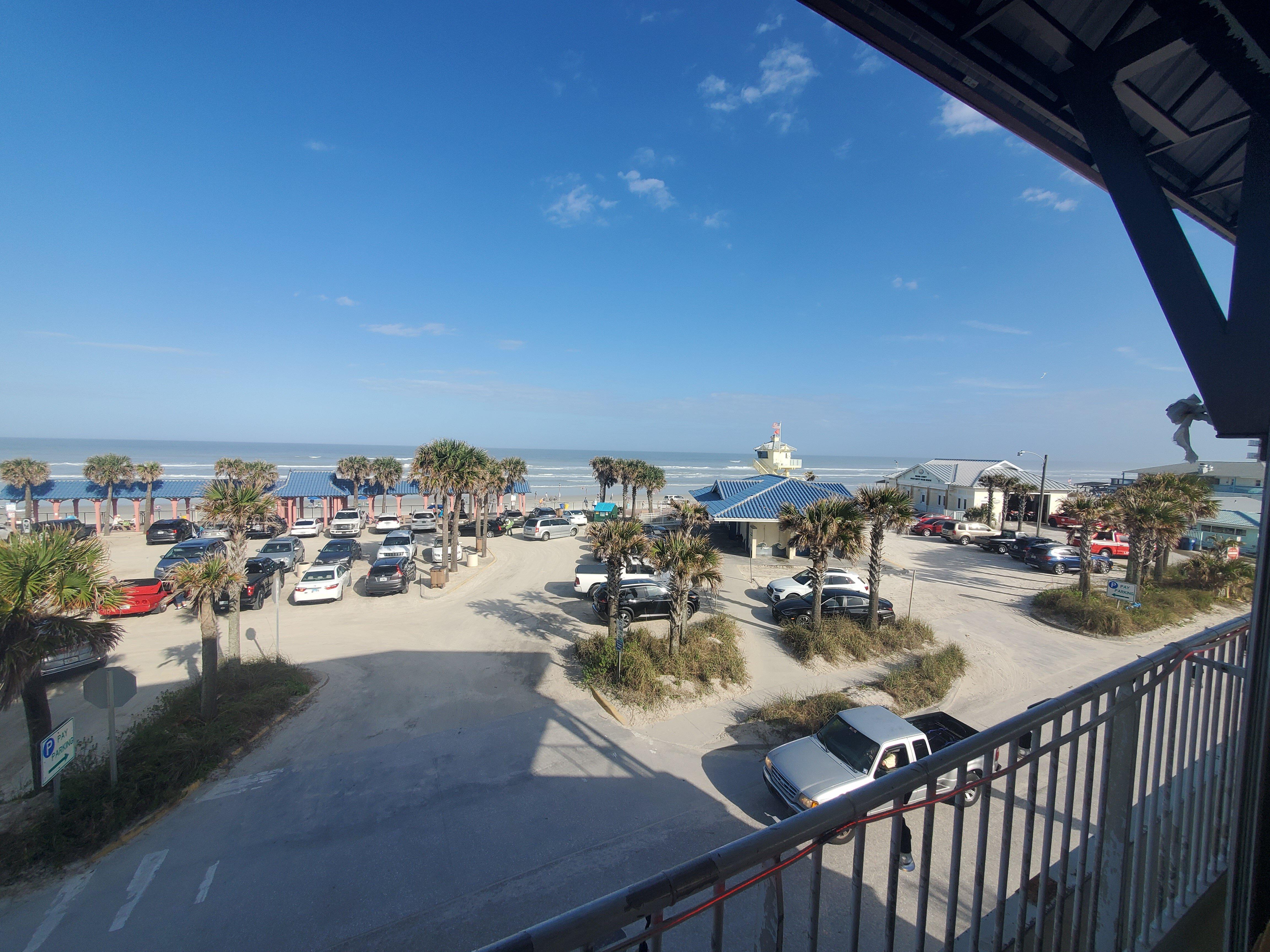 Crabby's Bar & Grill-NSB