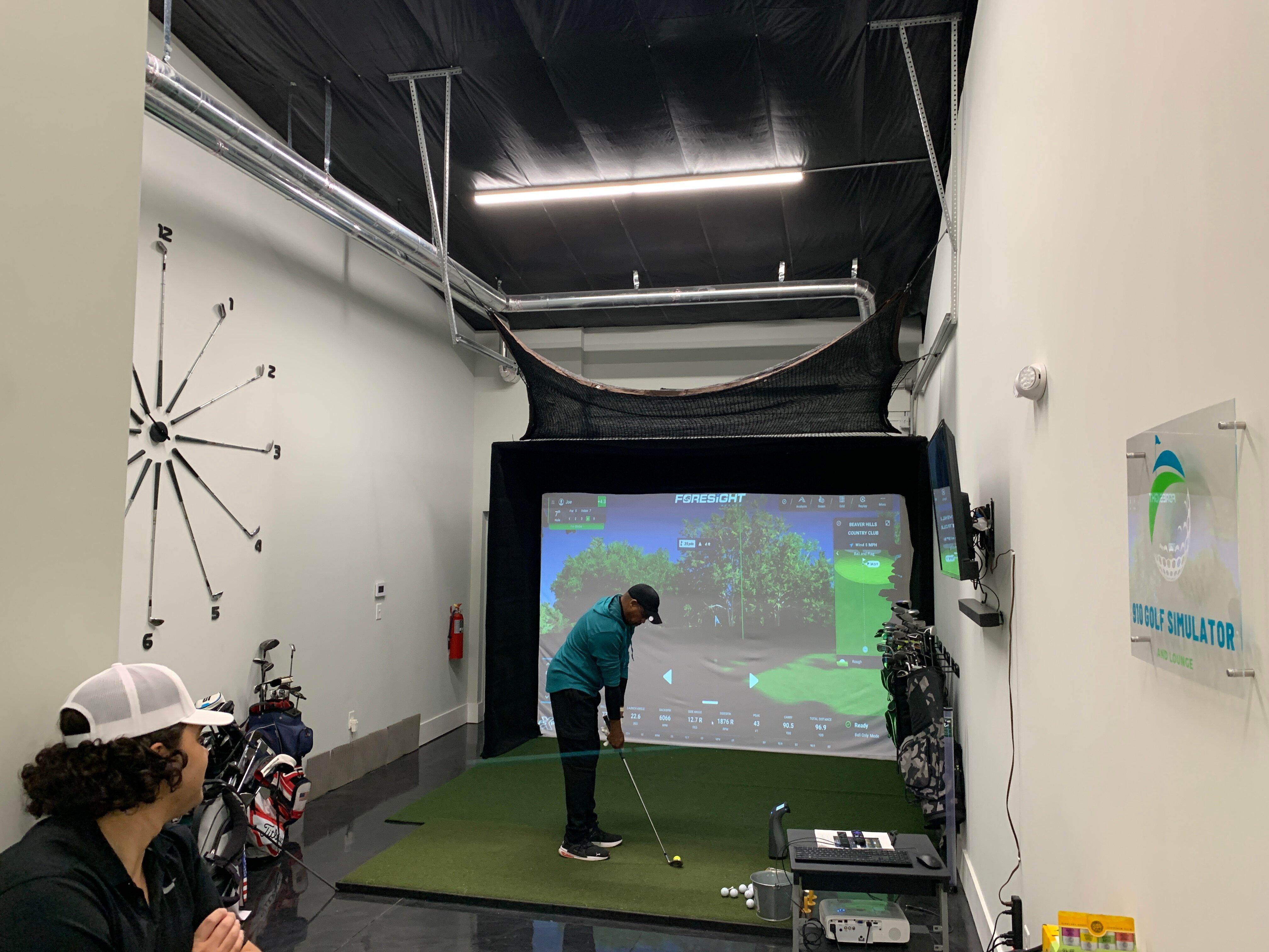 910 Golf Simulator and Lounge