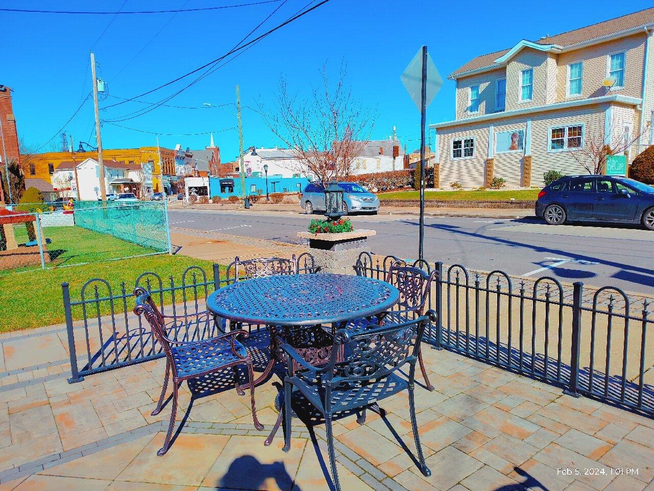 Photo by KeepLifeSimpleUSA