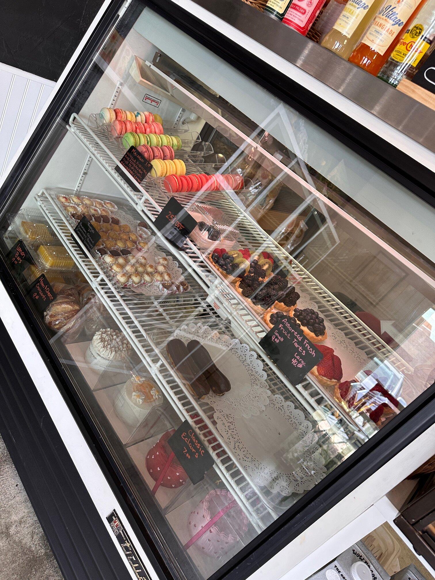 Cafe Francais Boulangerie et Patisserie